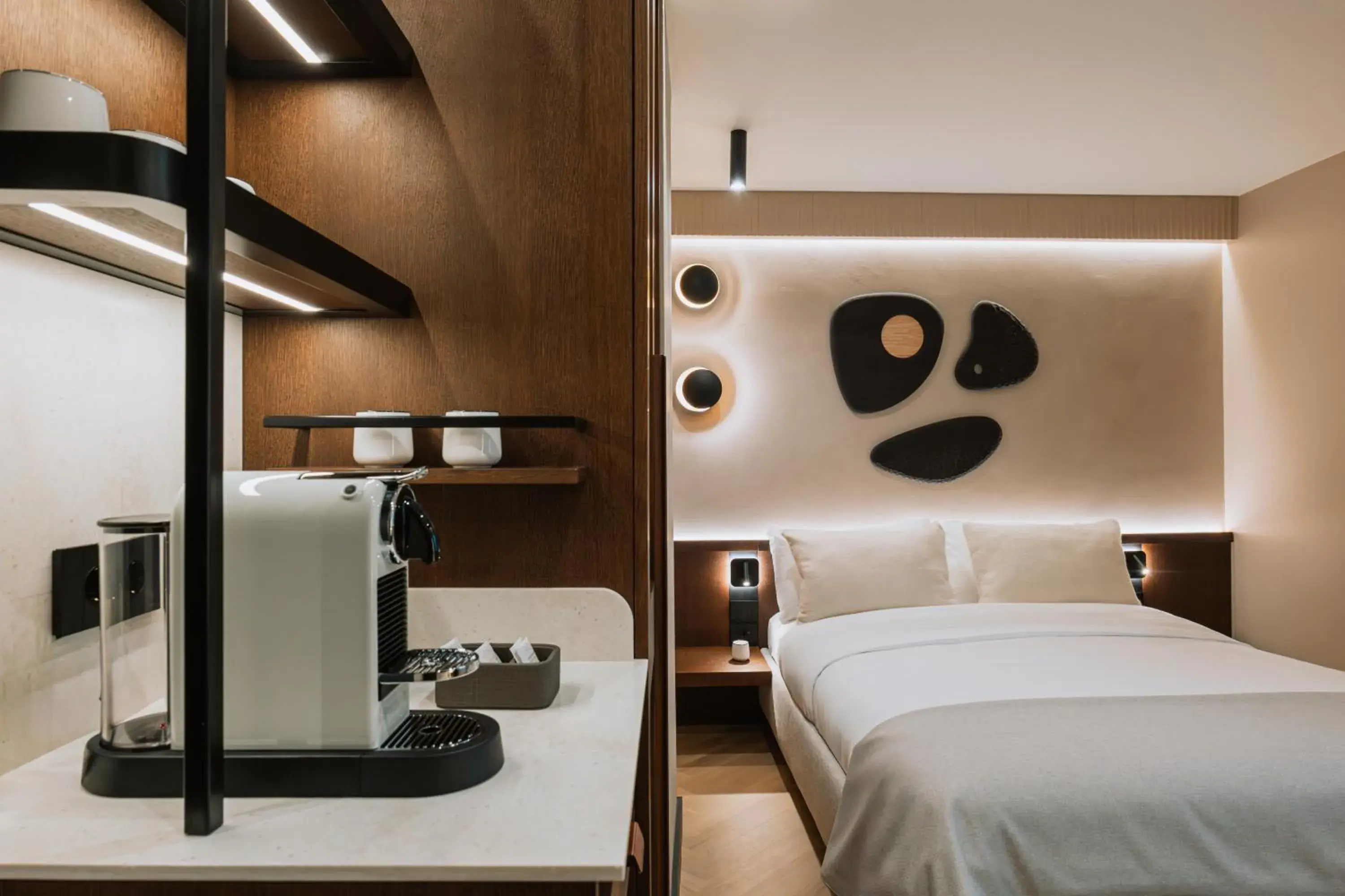 Bedroom, Bed in Hotel Trianon Bedroom, Bed in Hotel Trianon