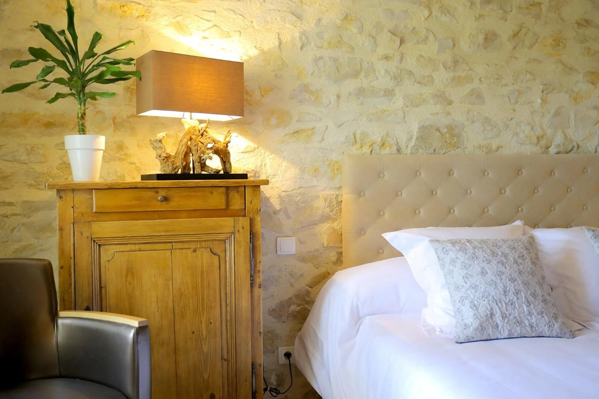 Bed in Maison CHENET - Les Chambres Entre Vigne et Garrigue - Teritoria
