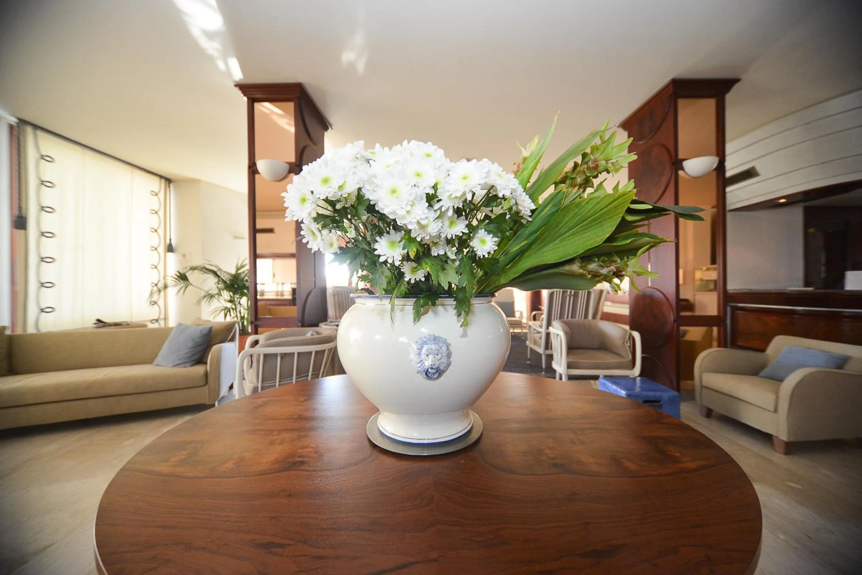 Communal lounge/ TV room in Hotel Anthony