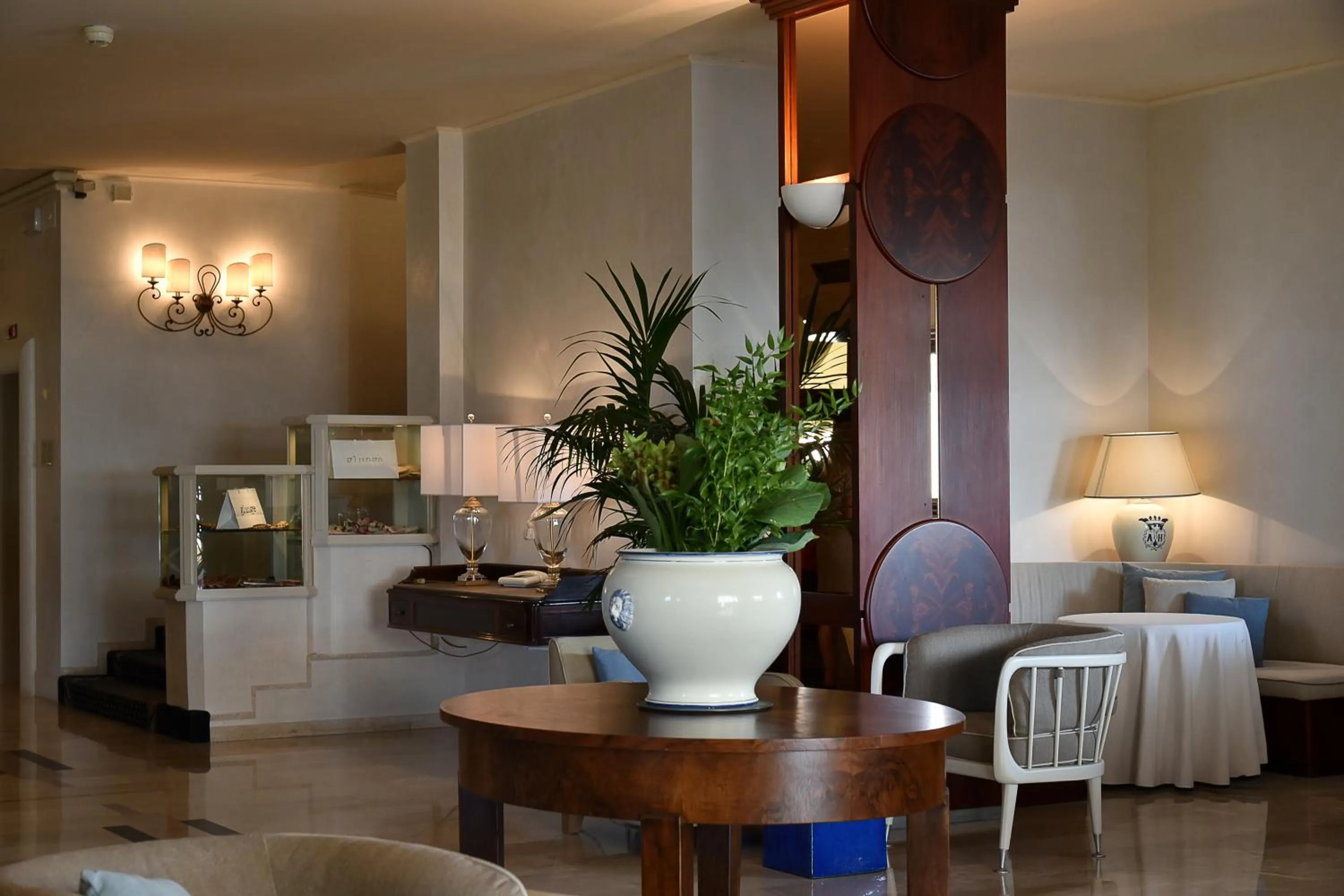 Communal lounge/ TV room in Hotel Anthony