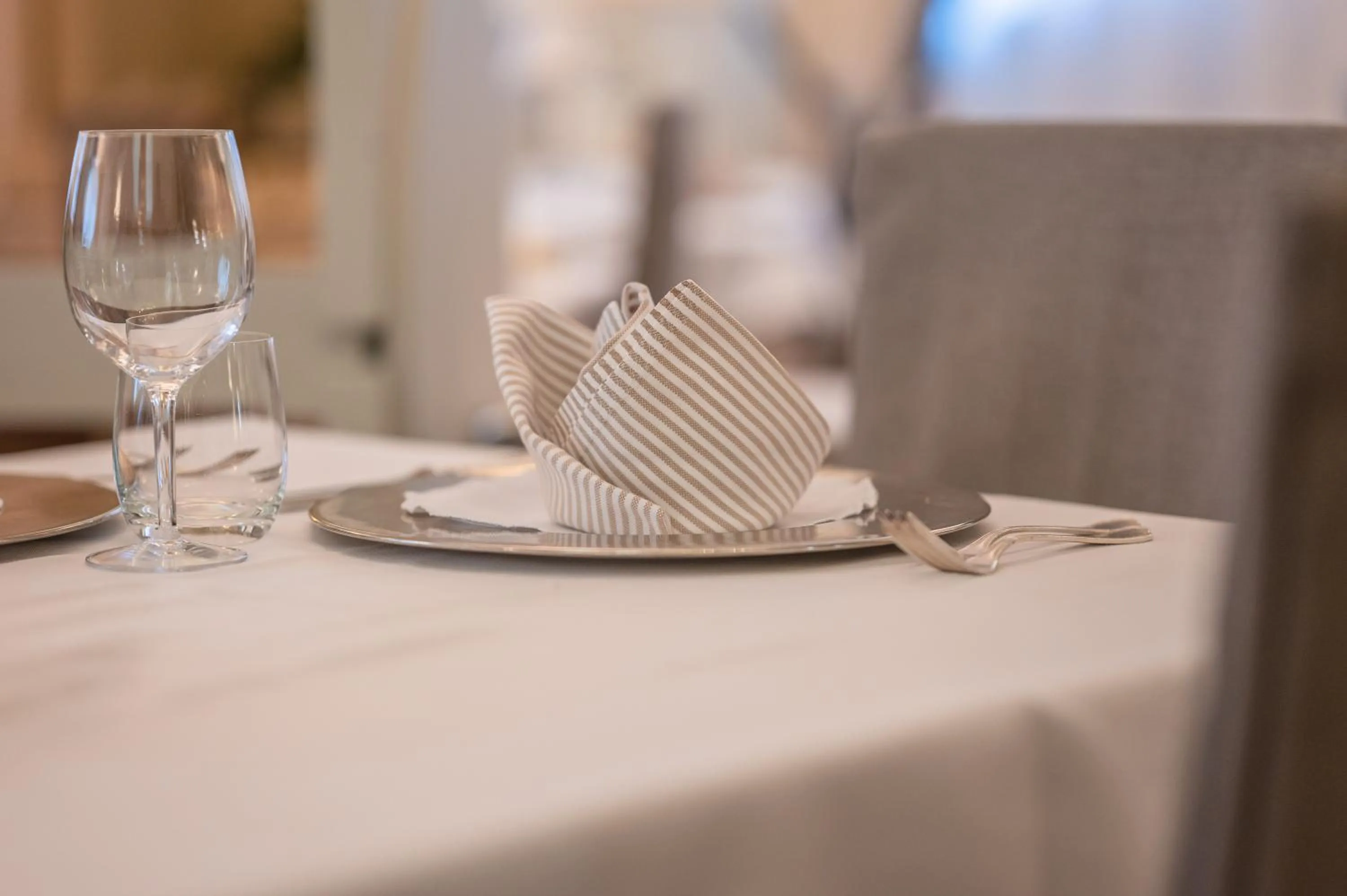 Restaurant/places to eat in Hotel Anthony