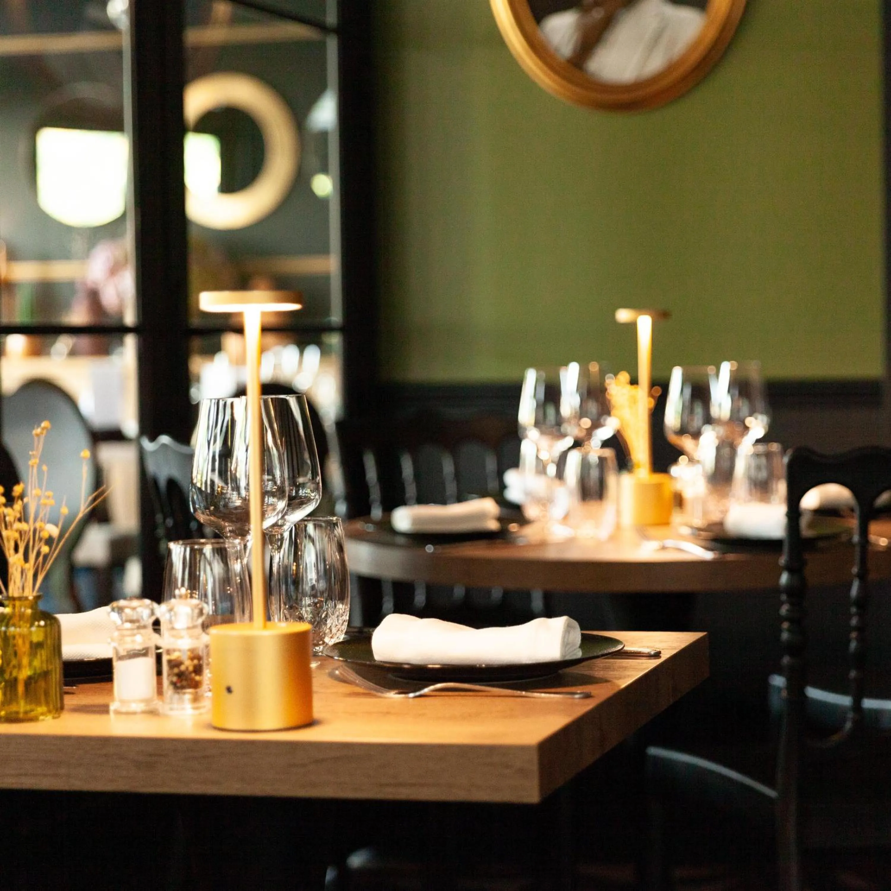 Restaurant/places to eat in Le Boeuf Couronné - Hôtel & Restaurant Chartres- Logis Hotels