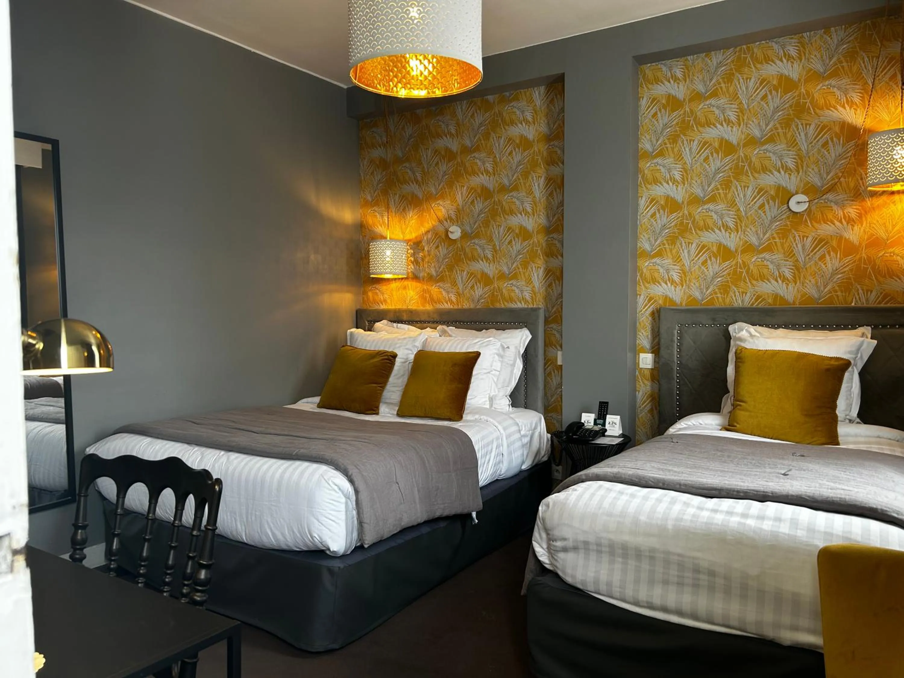 Bed in Le Boeuf Couronné - Hôtel & Restaurant Chartres- Logis Hotels