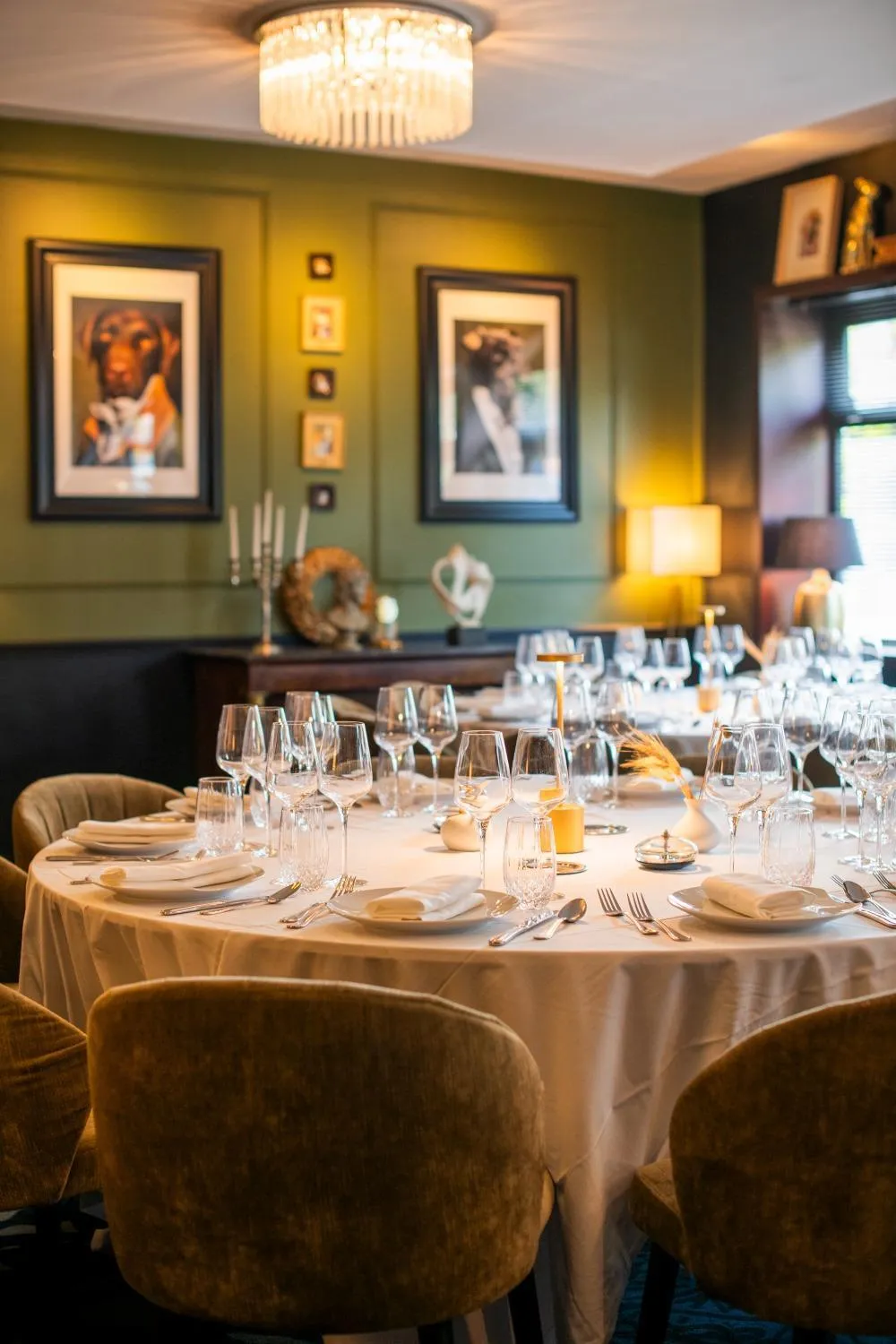 Restaurant/places to eat in Le Boeuf Couronné - Hôtel & Restaurant Chartres- Logis Hotels