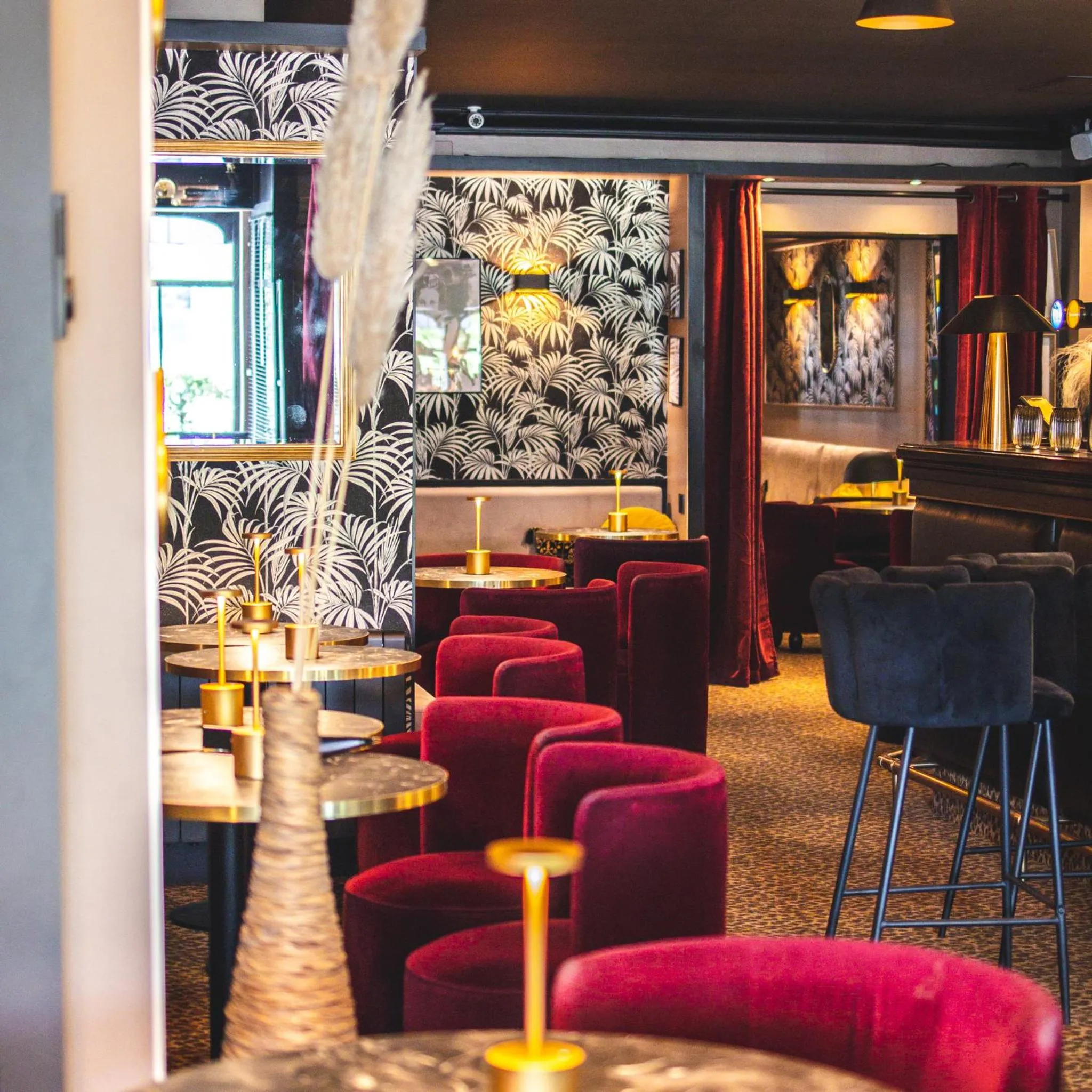 Restaurant/places to eat in Le Boeuf Couronné - Hôtel & Restaurant Chartres- Logis Hotels