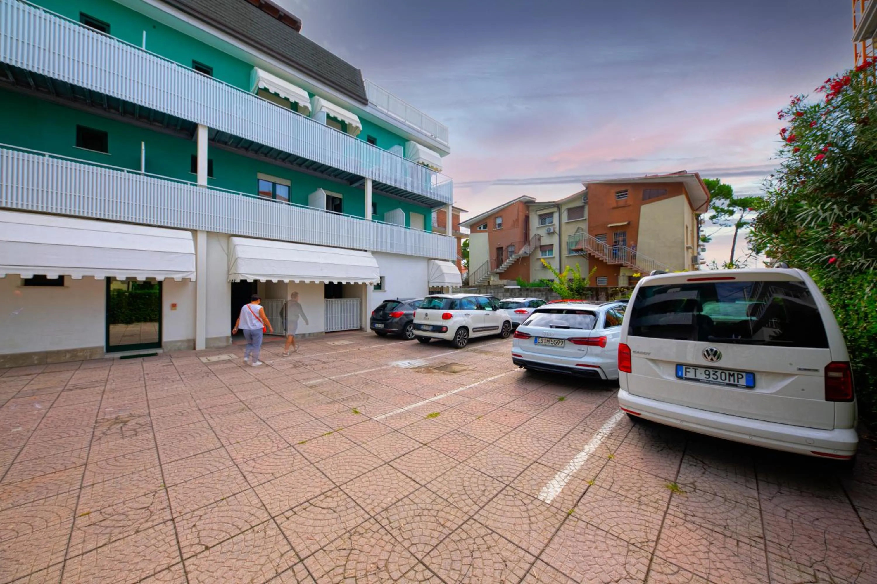 Parking in Hotel Olanda