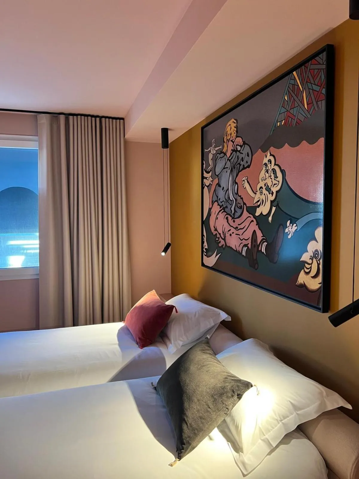 Bed in Yatt Hotel