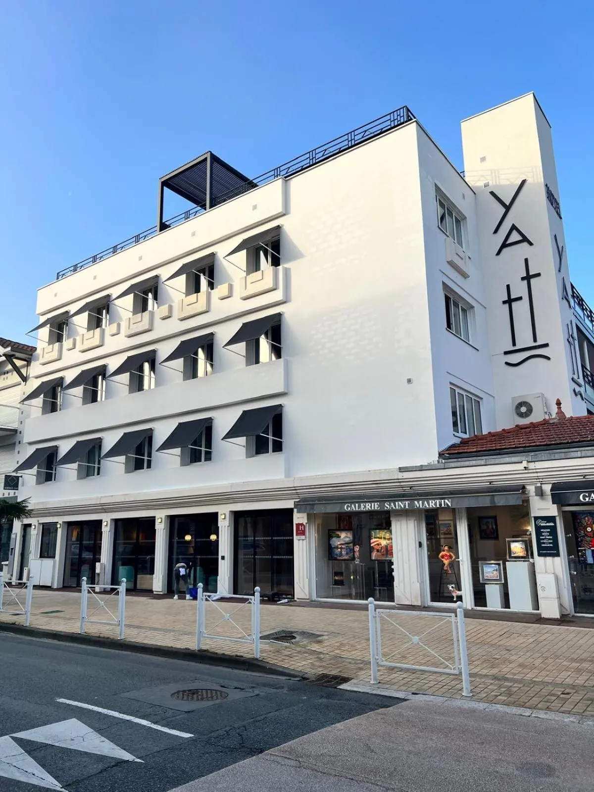 Yatt Hotel