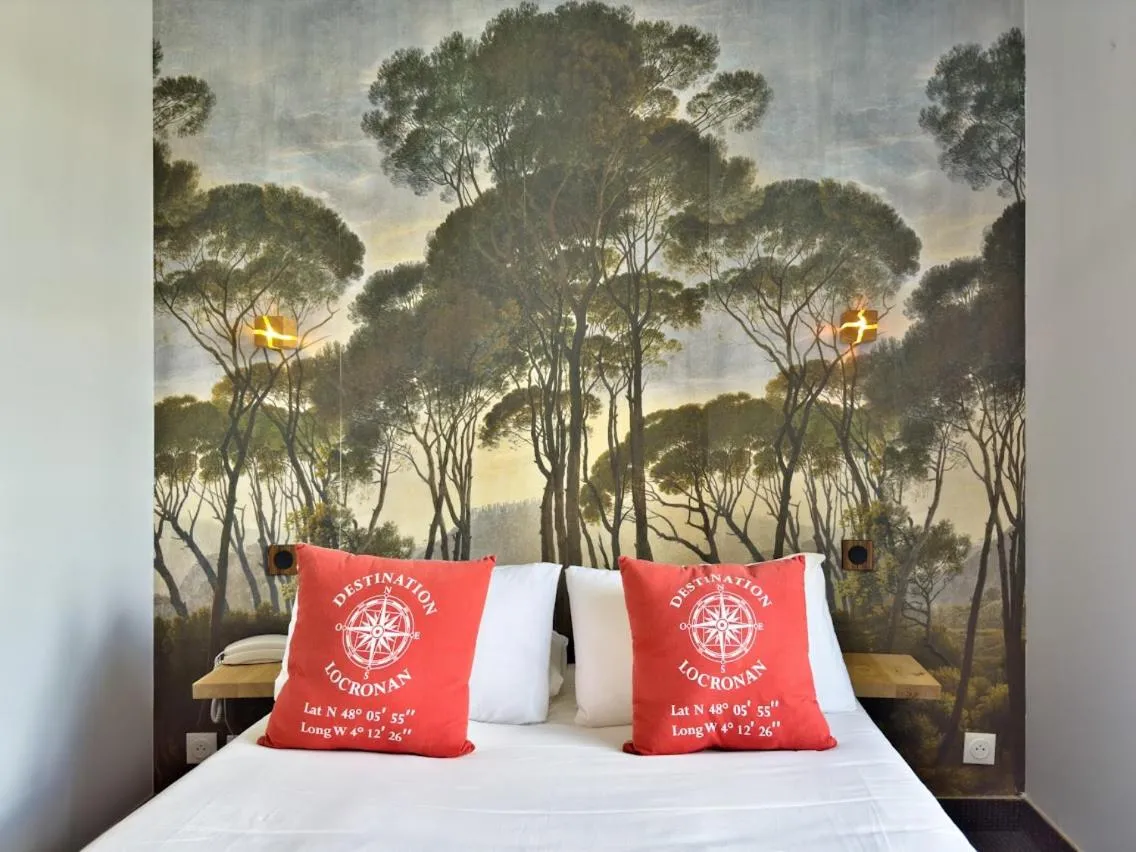 Bed in Logis Le Prieuré