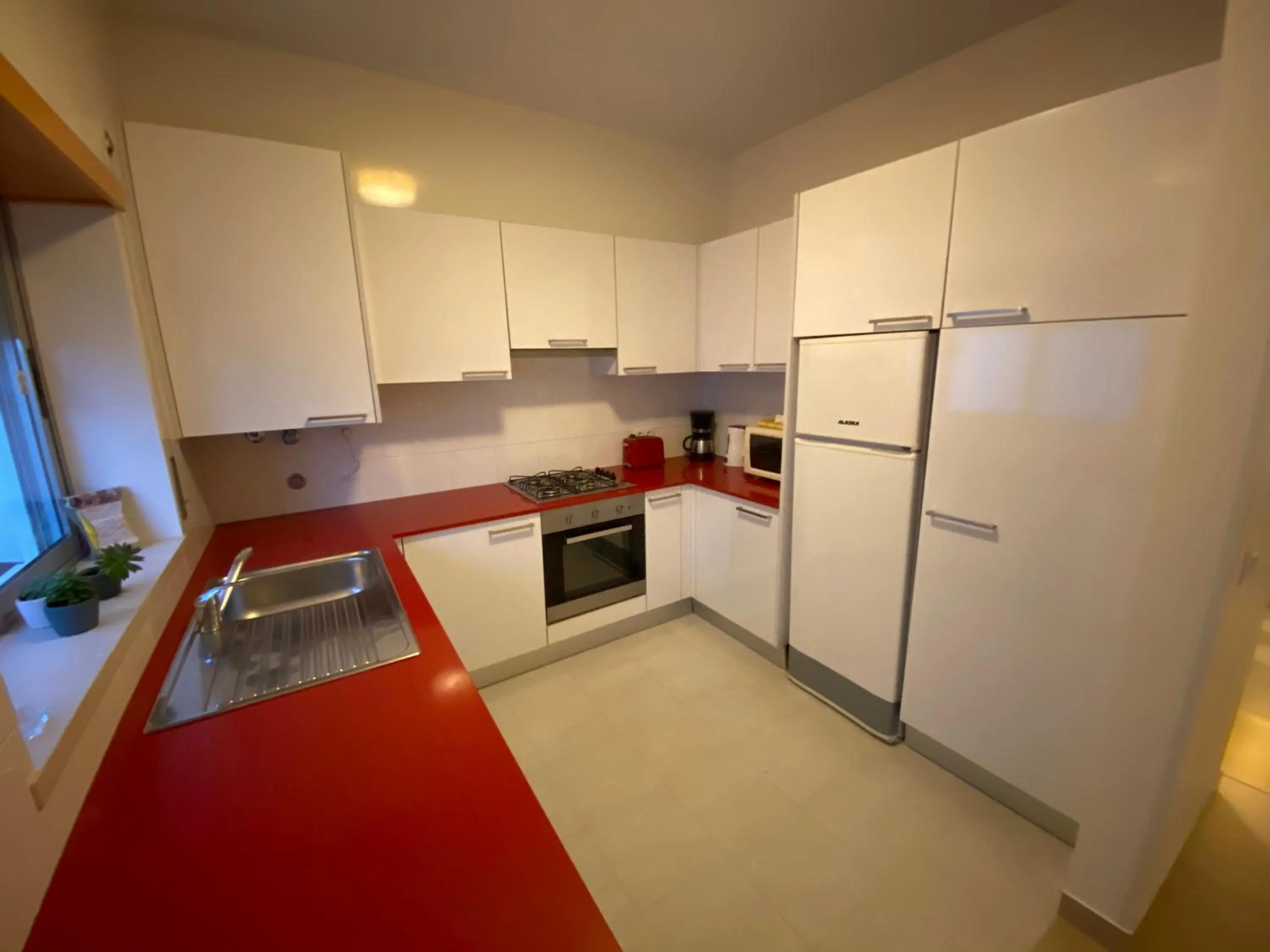 Kitchen or kitchenette in Villas Mare Residence