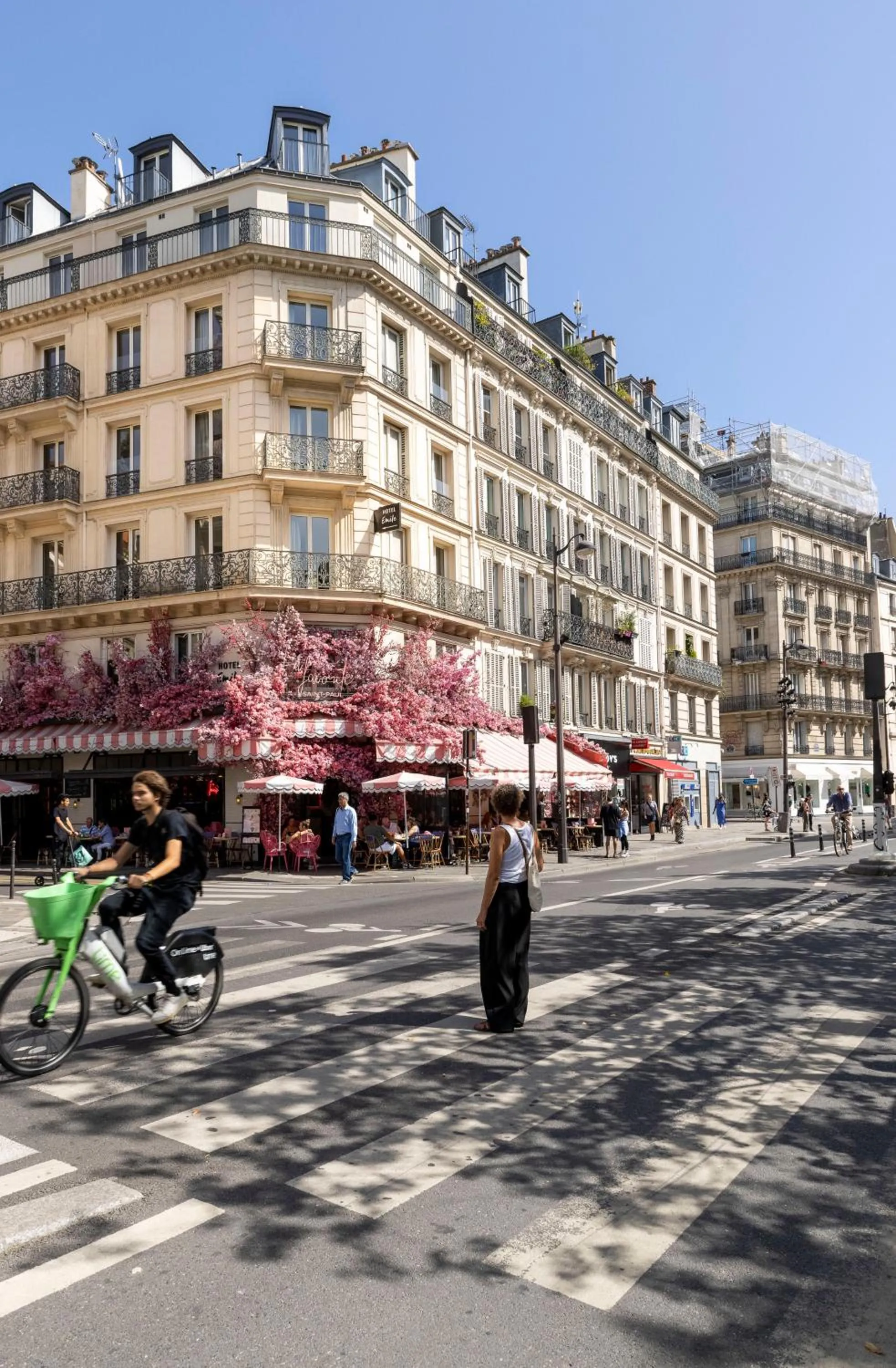 City view in Hôtel Emile Le Marais