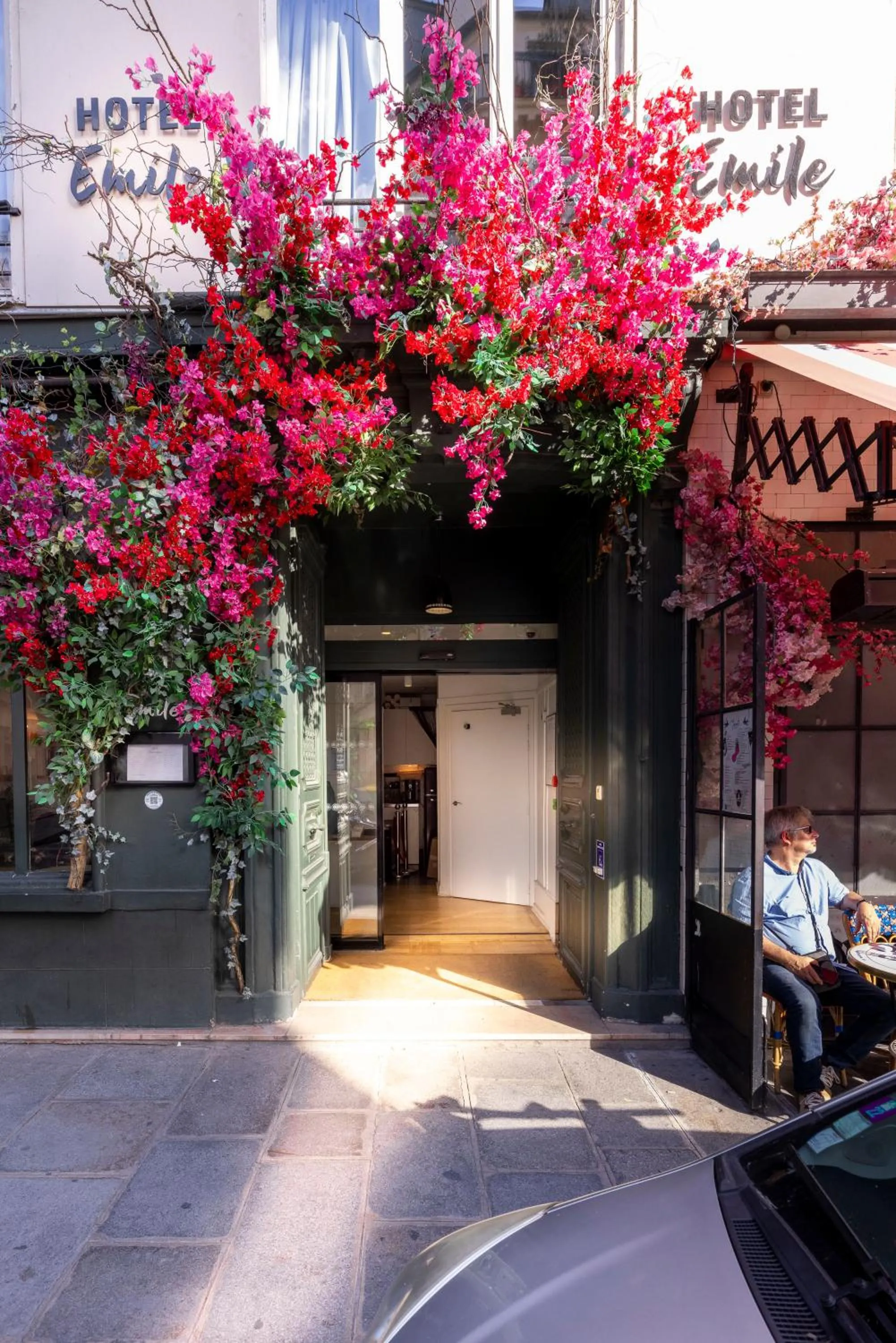 Property building in Hôtel Emile Le Marais
