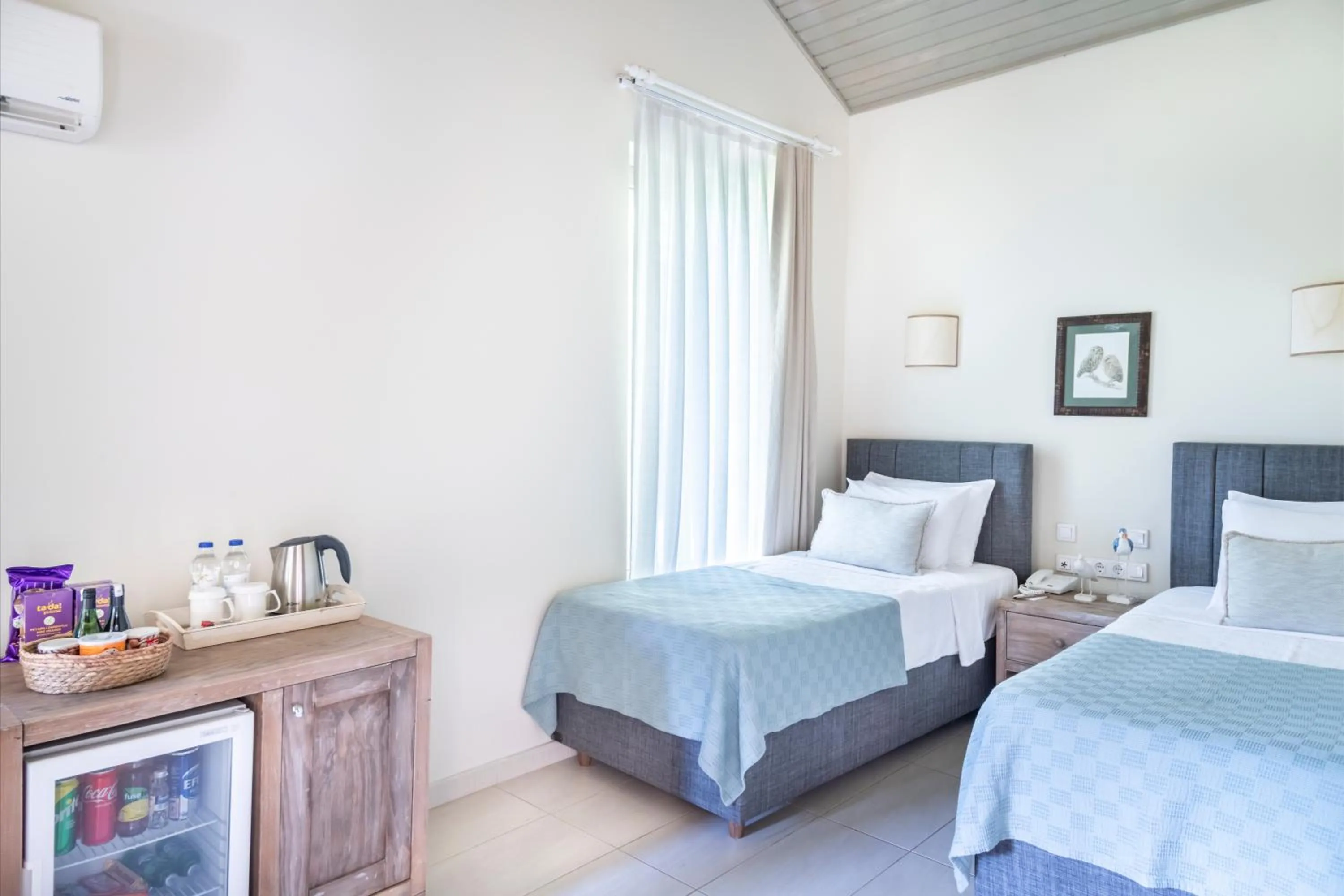 Bedroom, Bed in Golden Key Bordubet