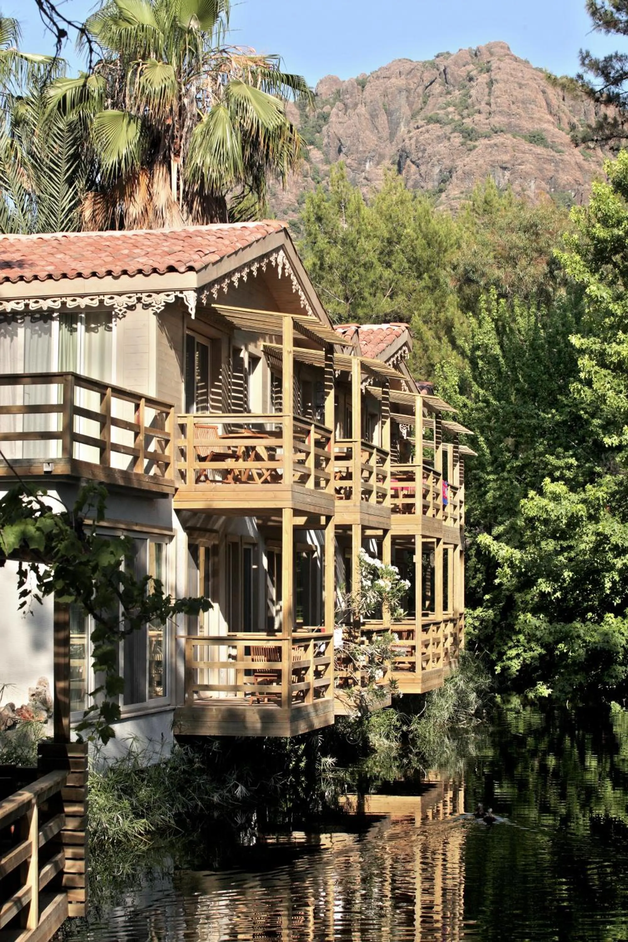 Property building in Golden Key Bordubet