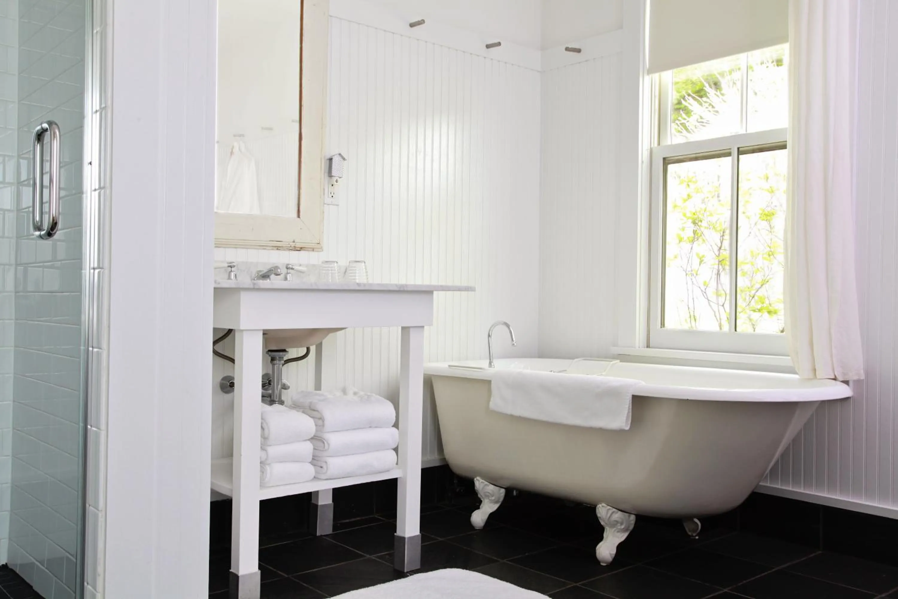 Bathroom in The Porches Inn at Mass MoCA