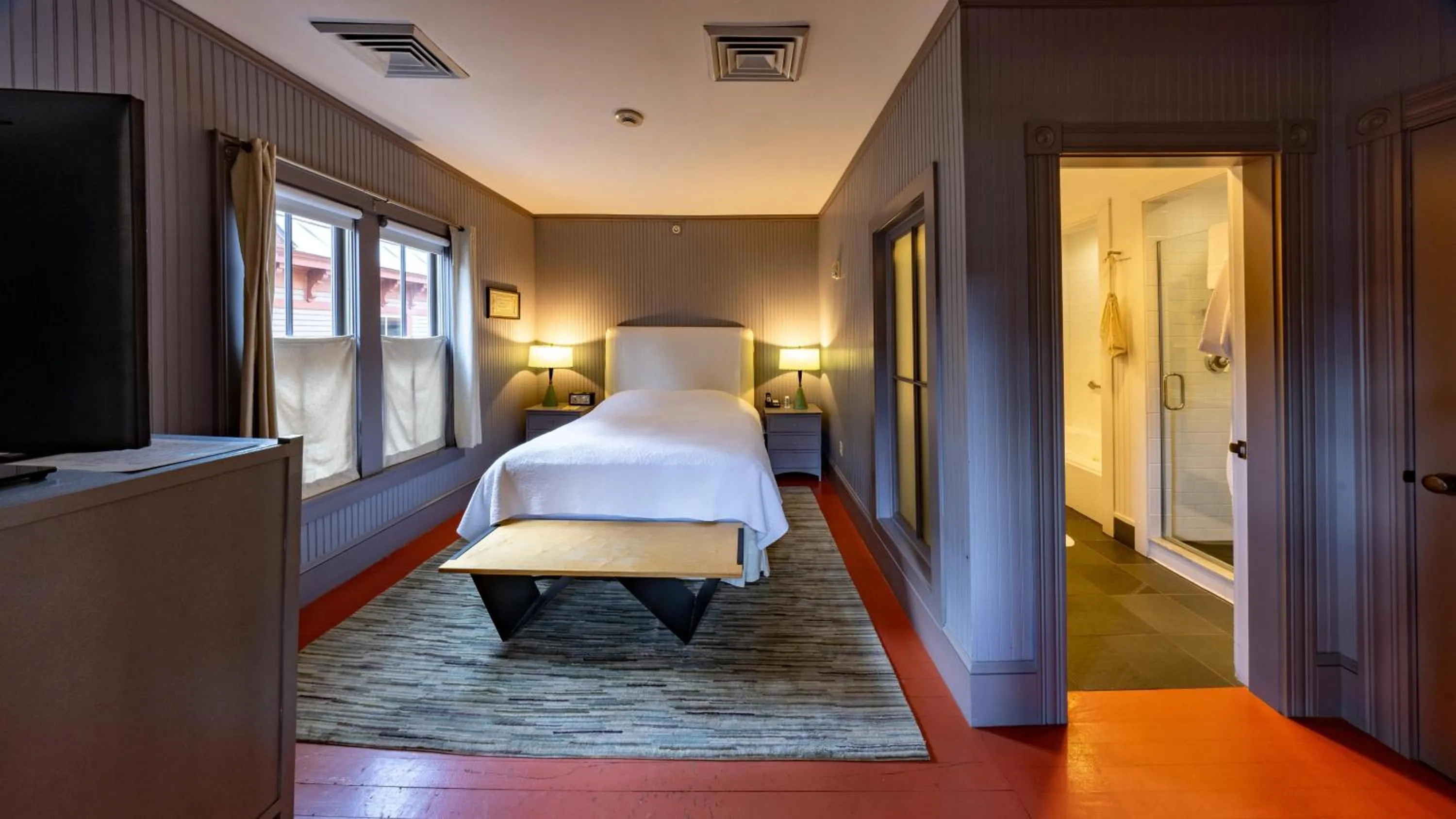 Bed in The Porches Inn at Mass MoCA