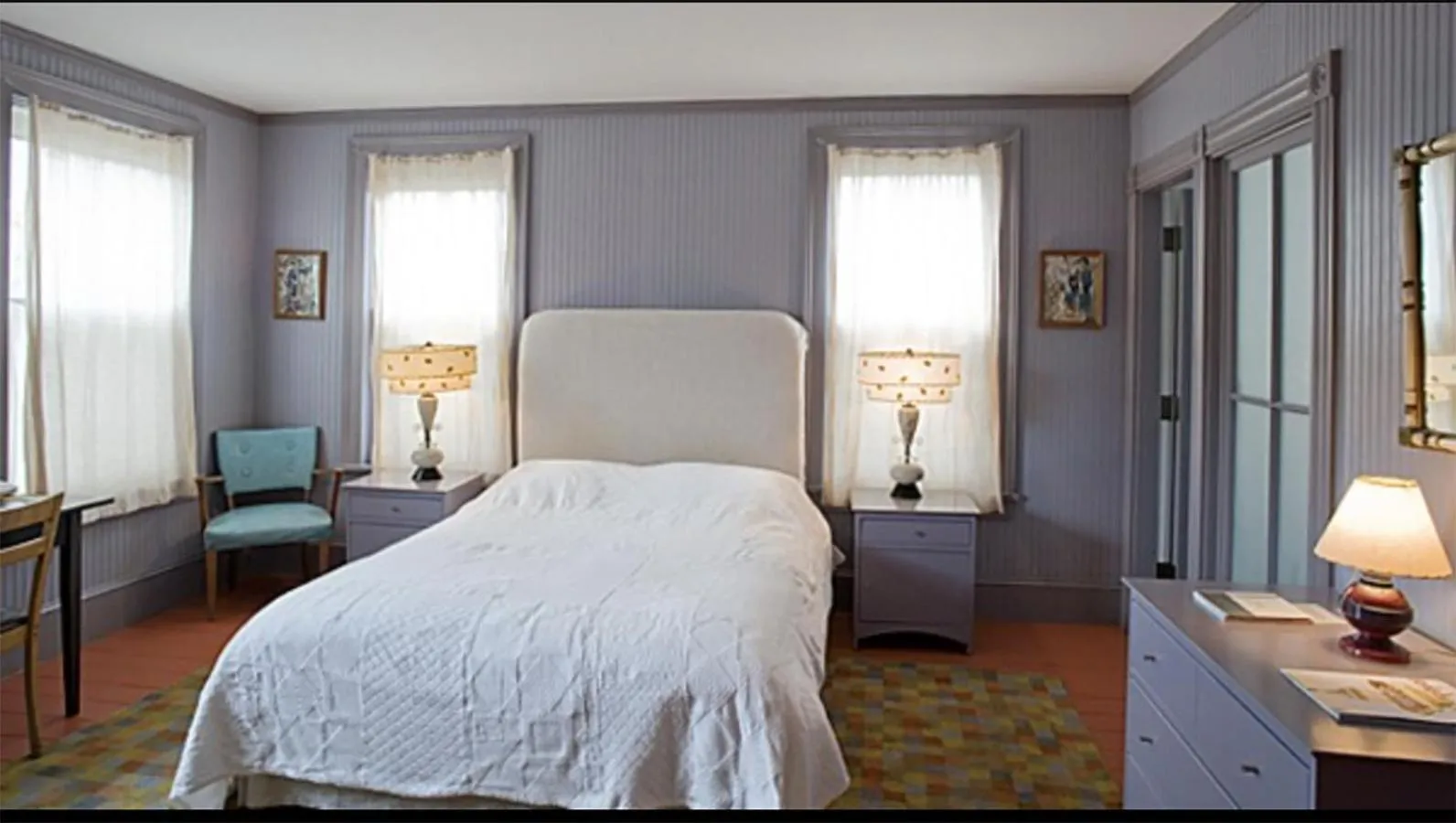 Bed in The Porches Inn at Mass MoCA