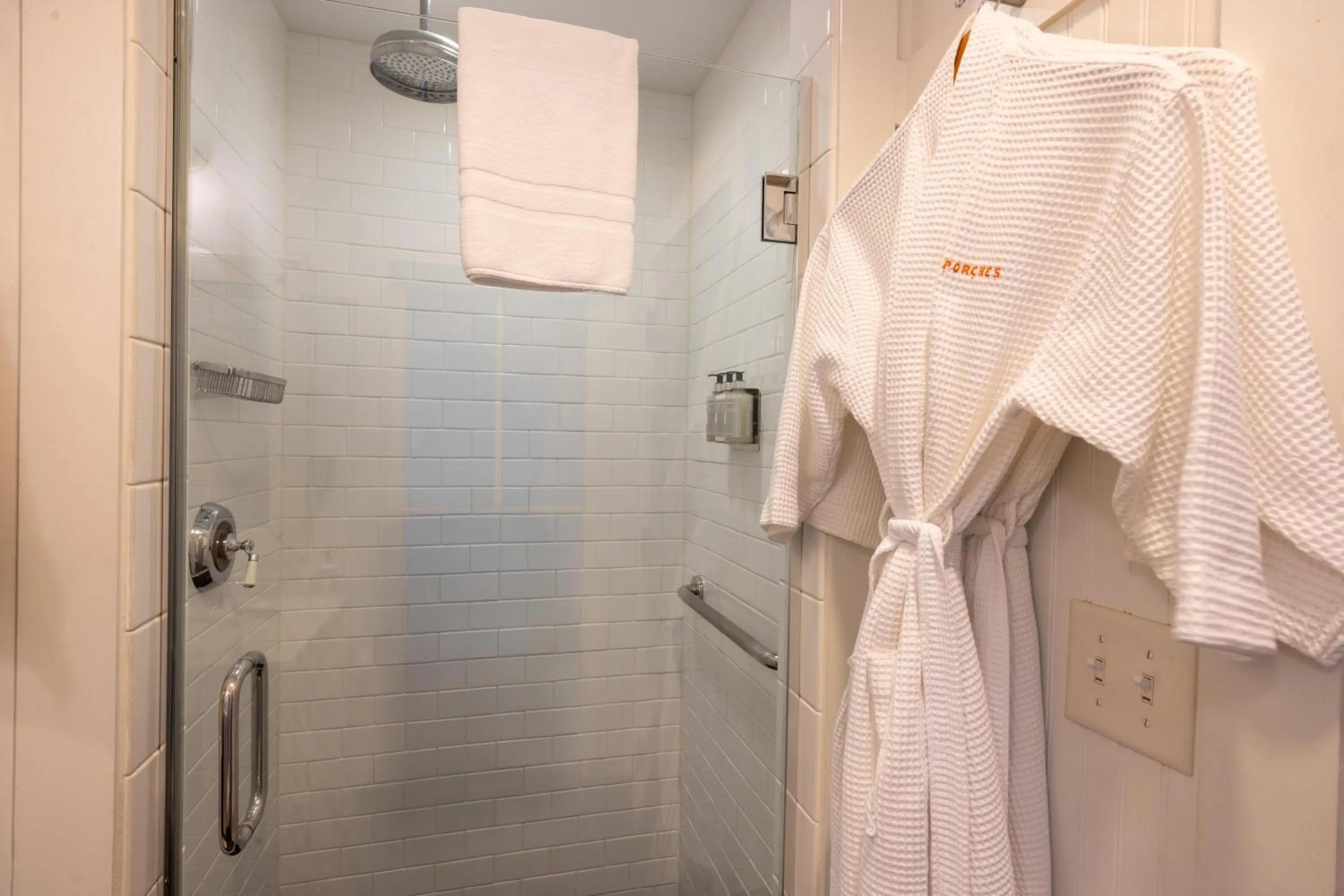 Shower in The Porches Inn at Mass MoCA