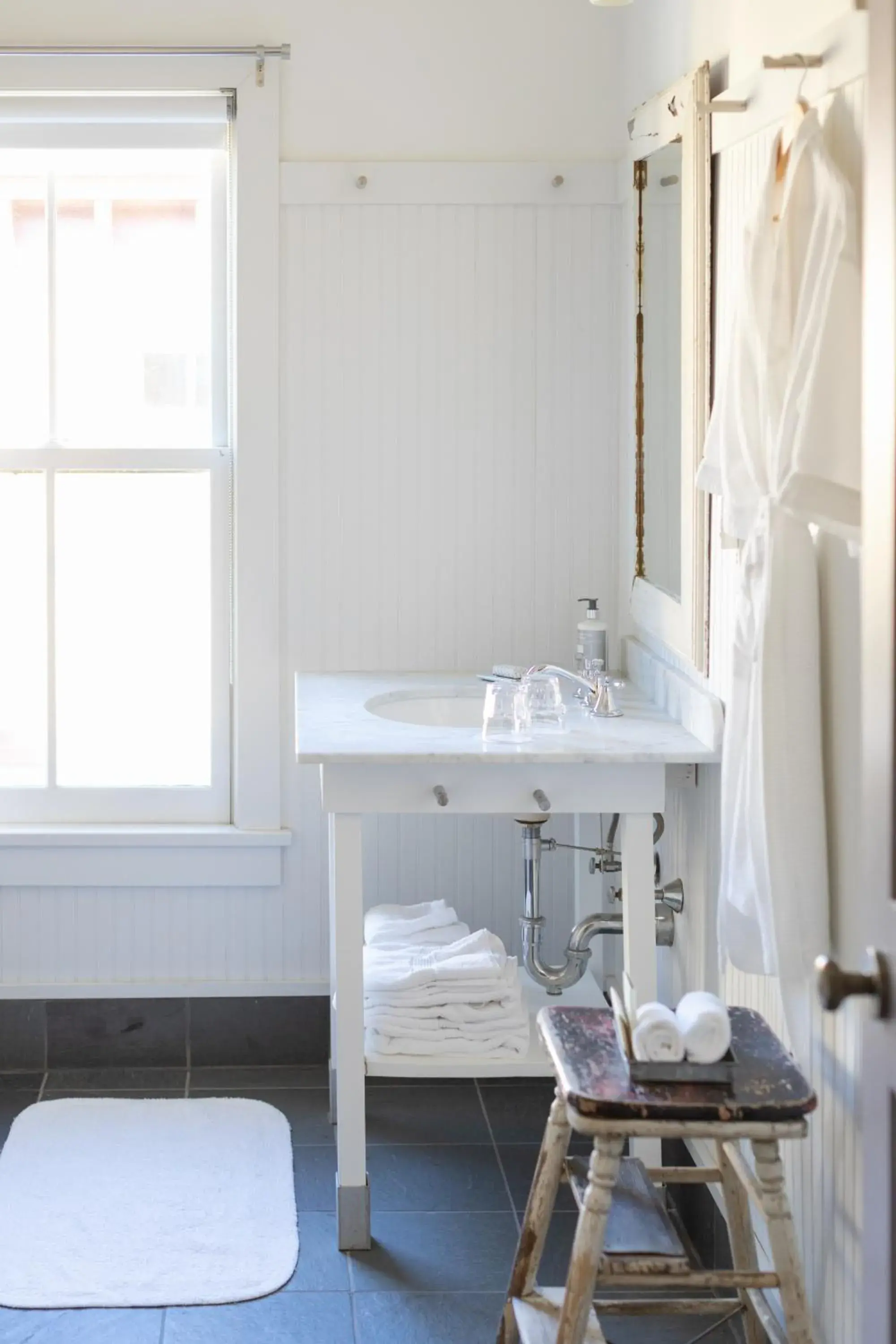 Deluxe Standard Queen Room in The Porches Inn at Mass MoCA Deluxe Standard Queen Room in The Porches Inn at Mass MoCA