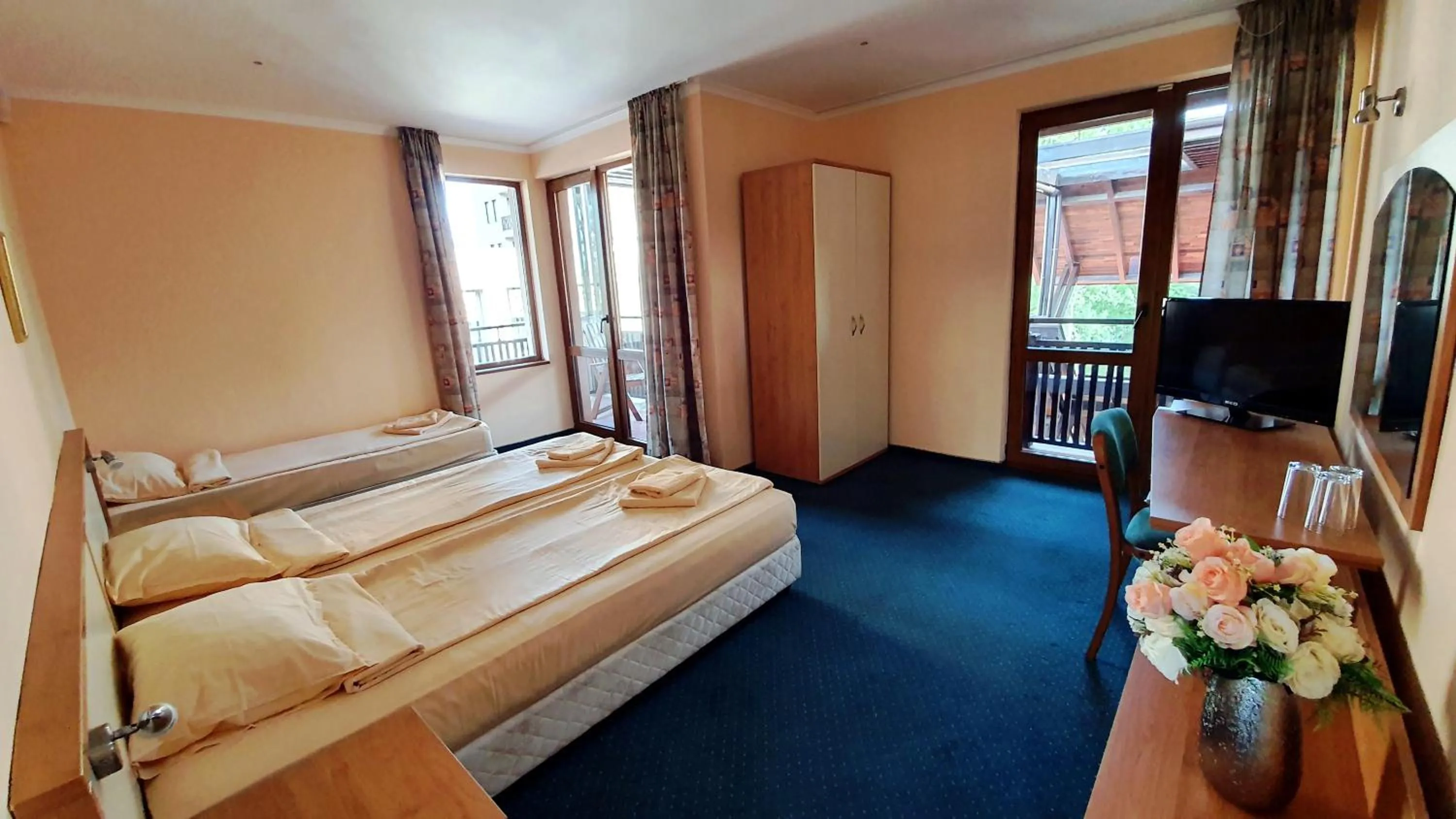 Photo of the whole room, Bed in Hotel Villa Bora