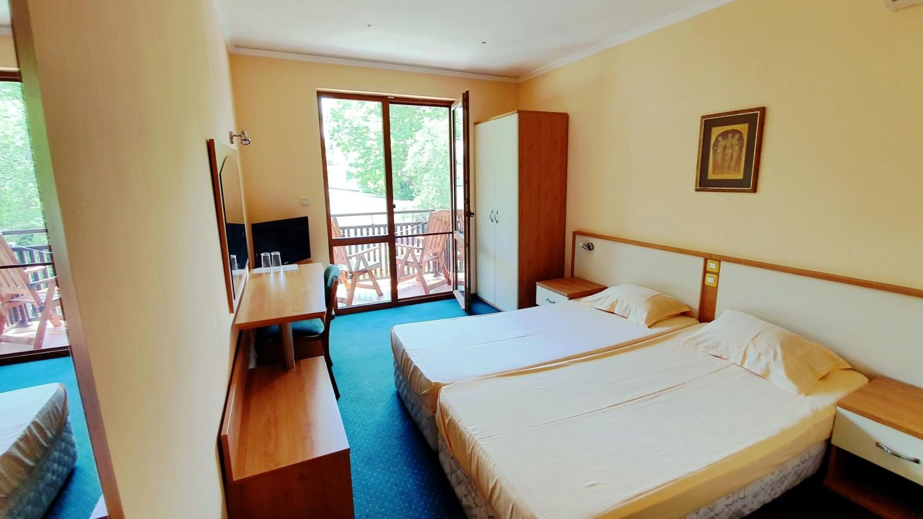 Photo of the whole room, Bed in Hotel Villa Bora