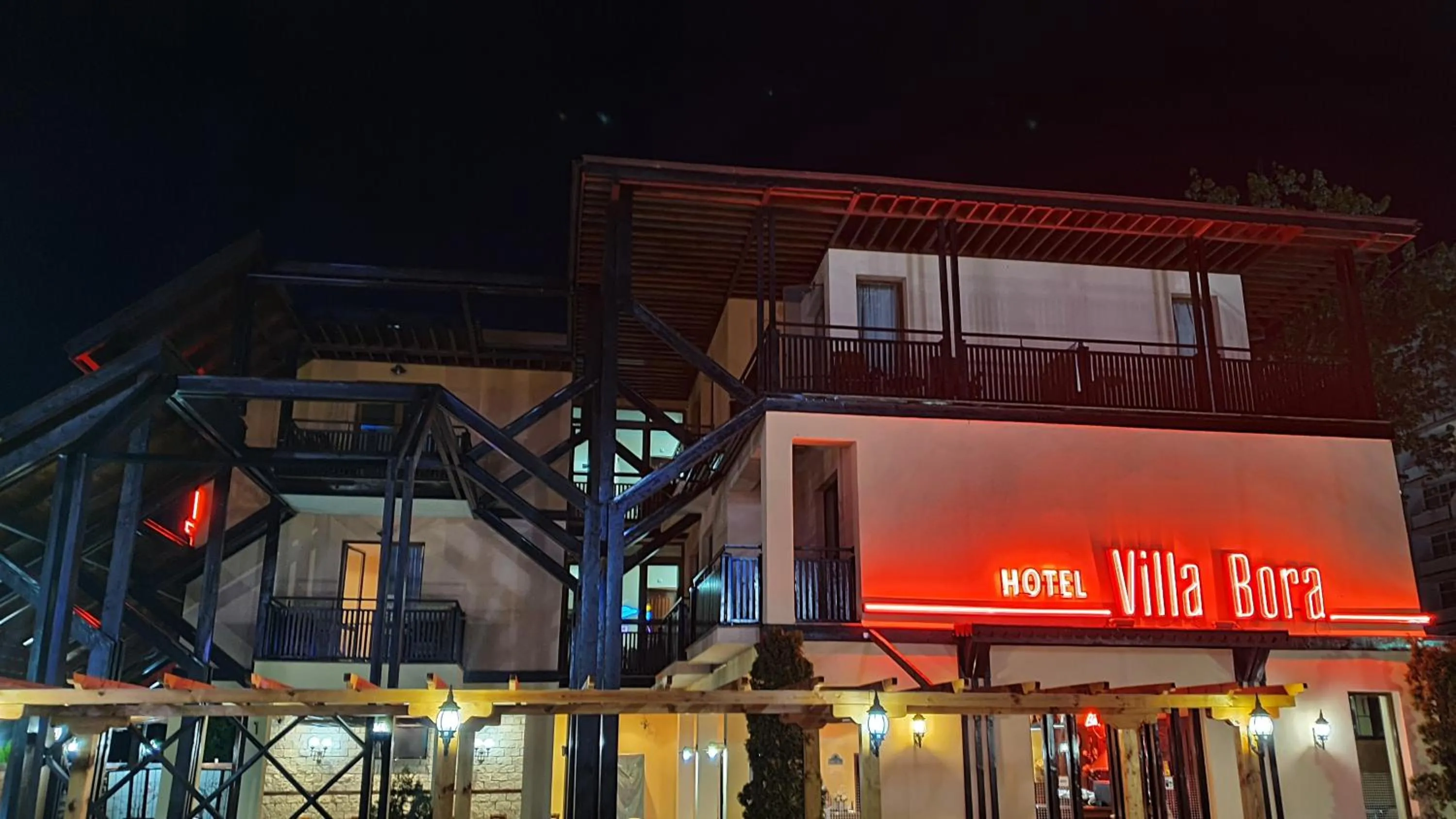 Facade/entrance in Hotel Villa Bora