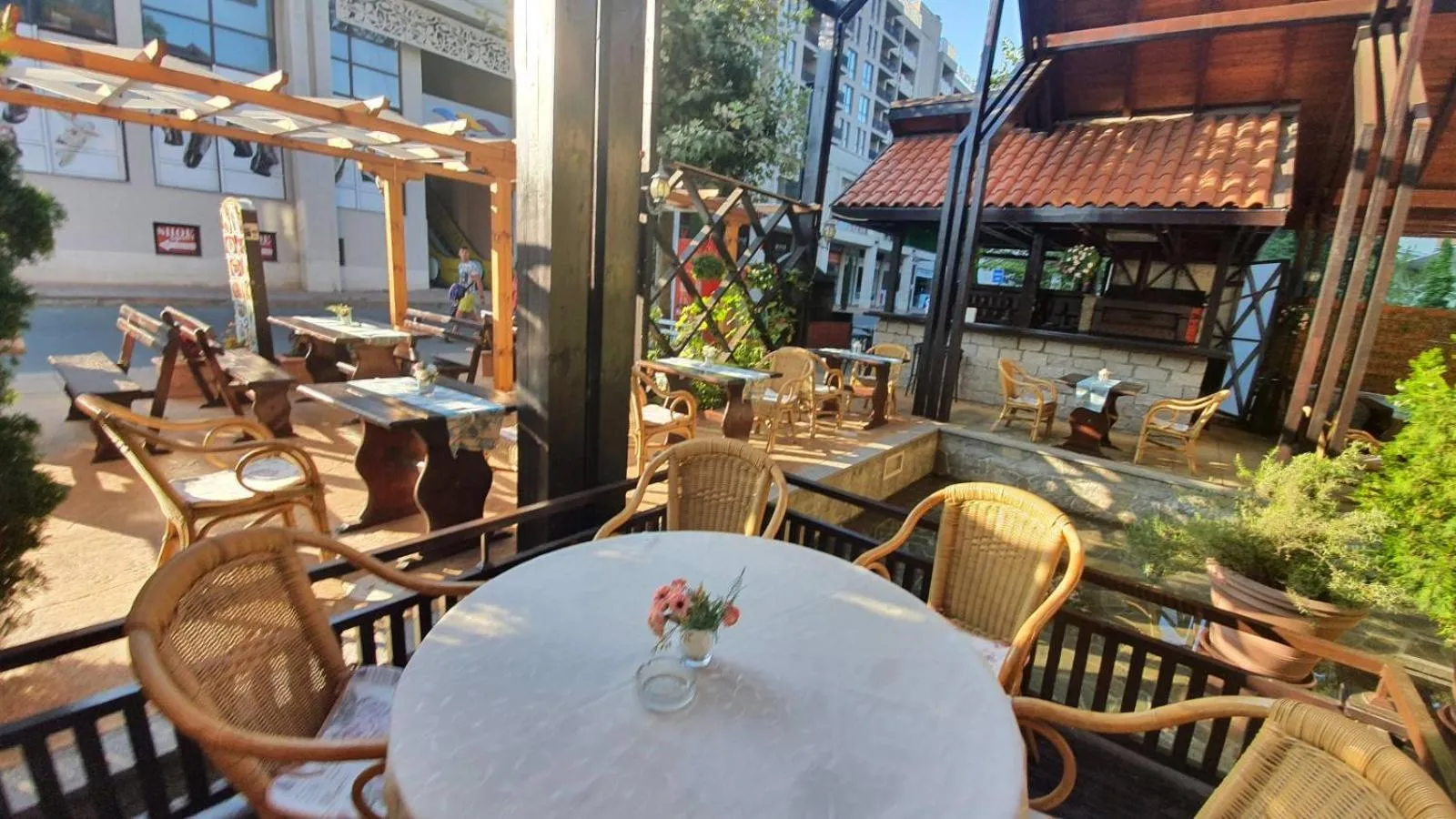 Restaurant/places to eat in Hotel Villa Bora