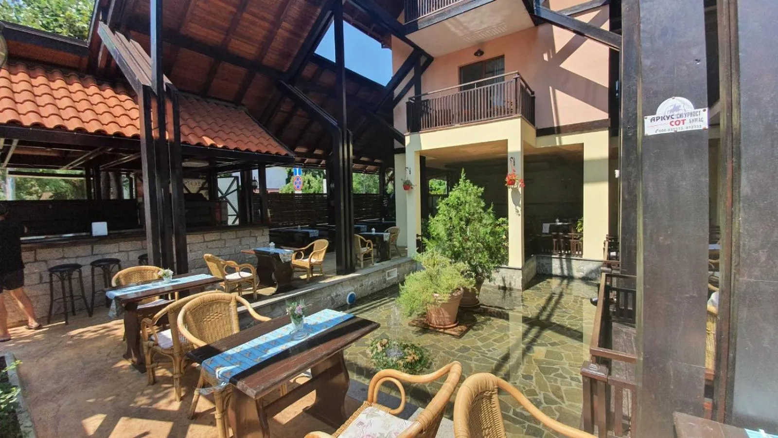 Restaurant/places to eat in Hotel Villa Bora