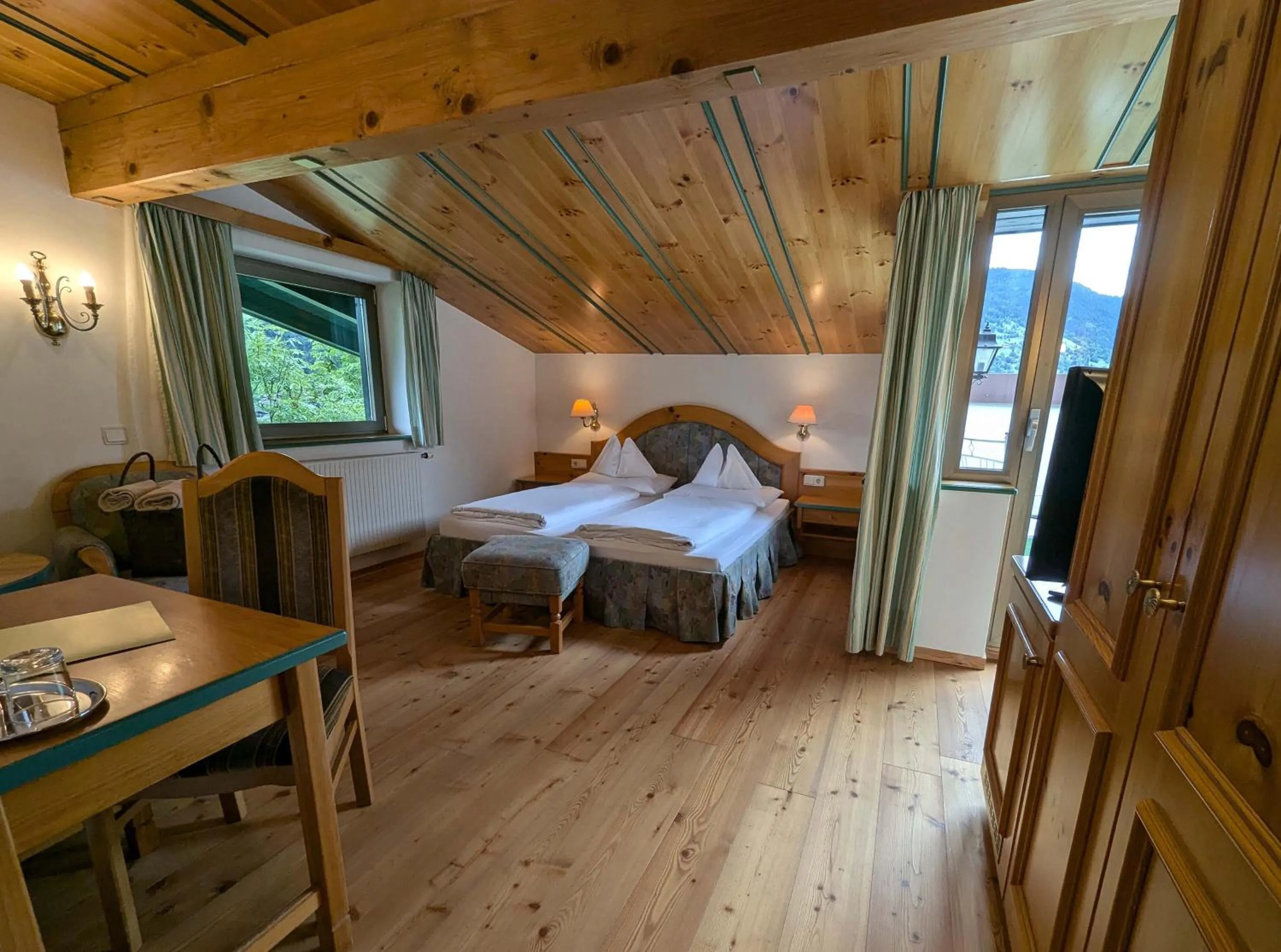 Photo of the whole room, Bed in Hotel Zum Stern