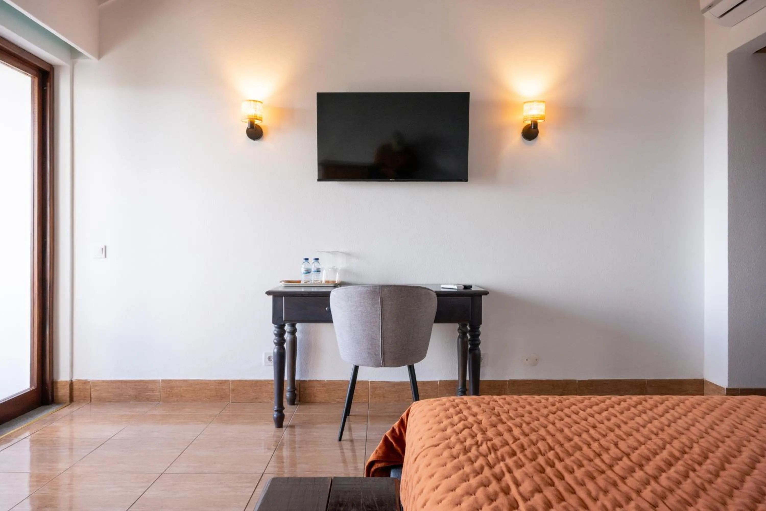 TV and multimedia in Aqua Vista Monchique Hôtel