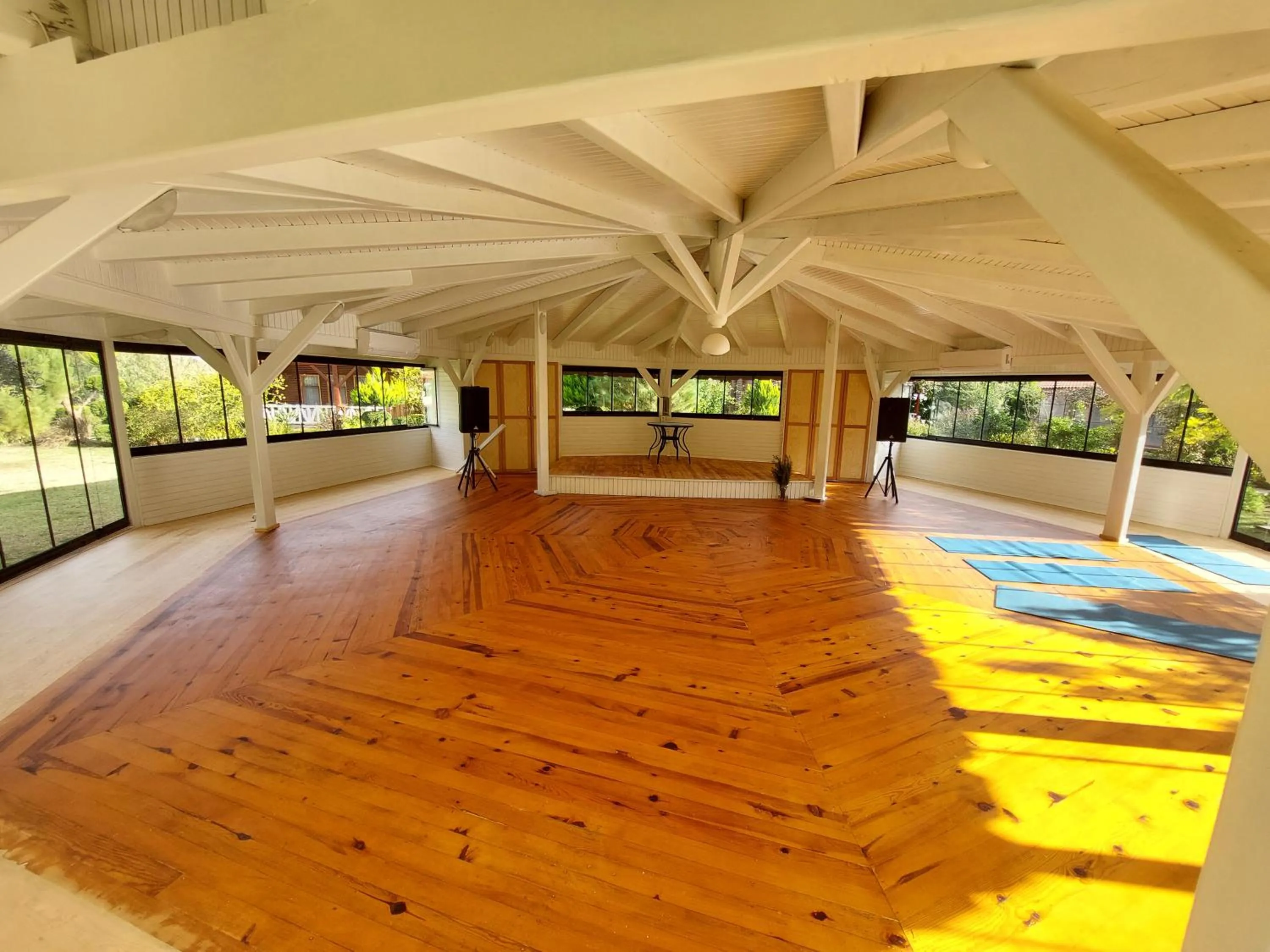 Nerissa Hotel