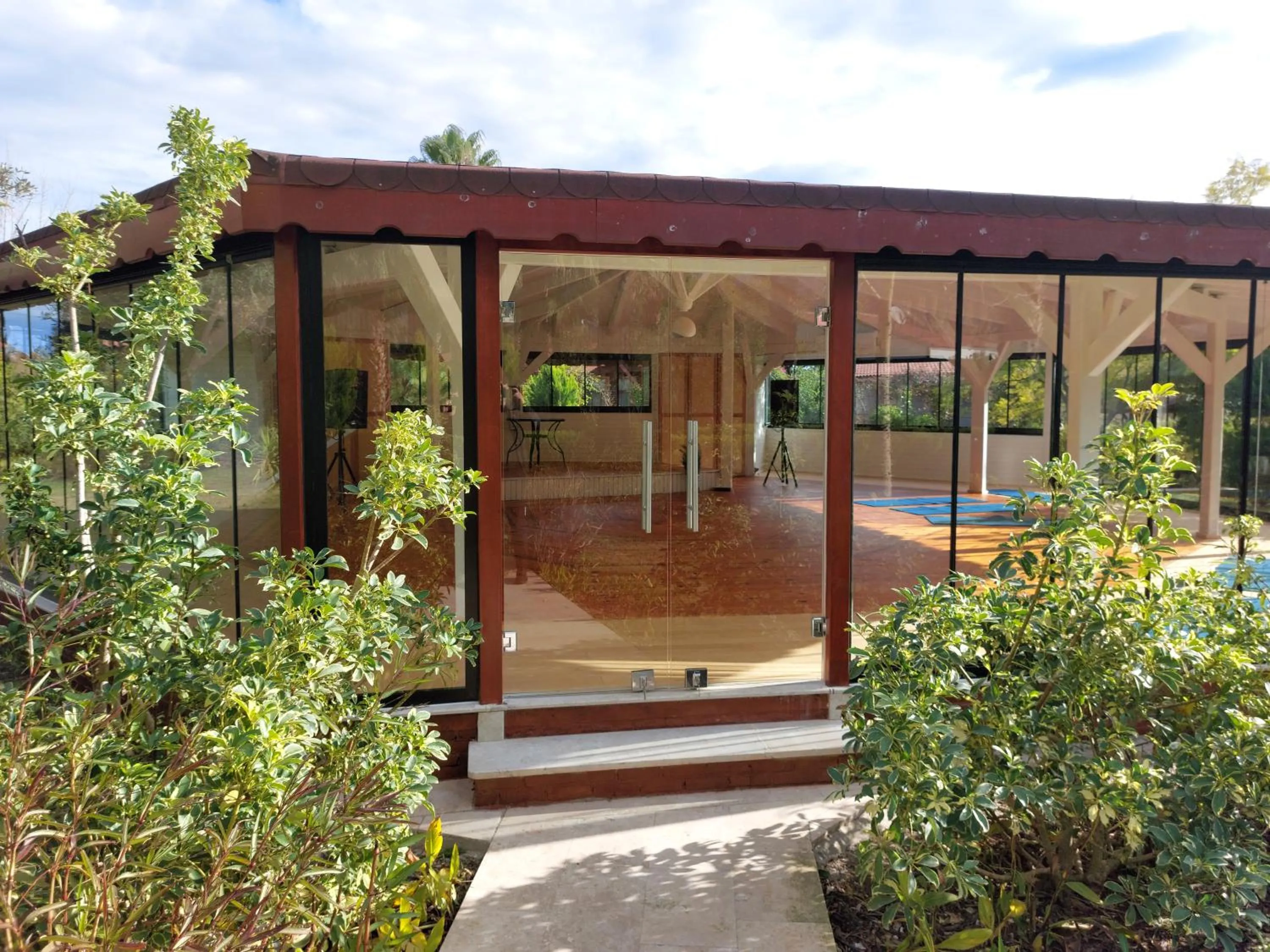 Nerissa Hotel