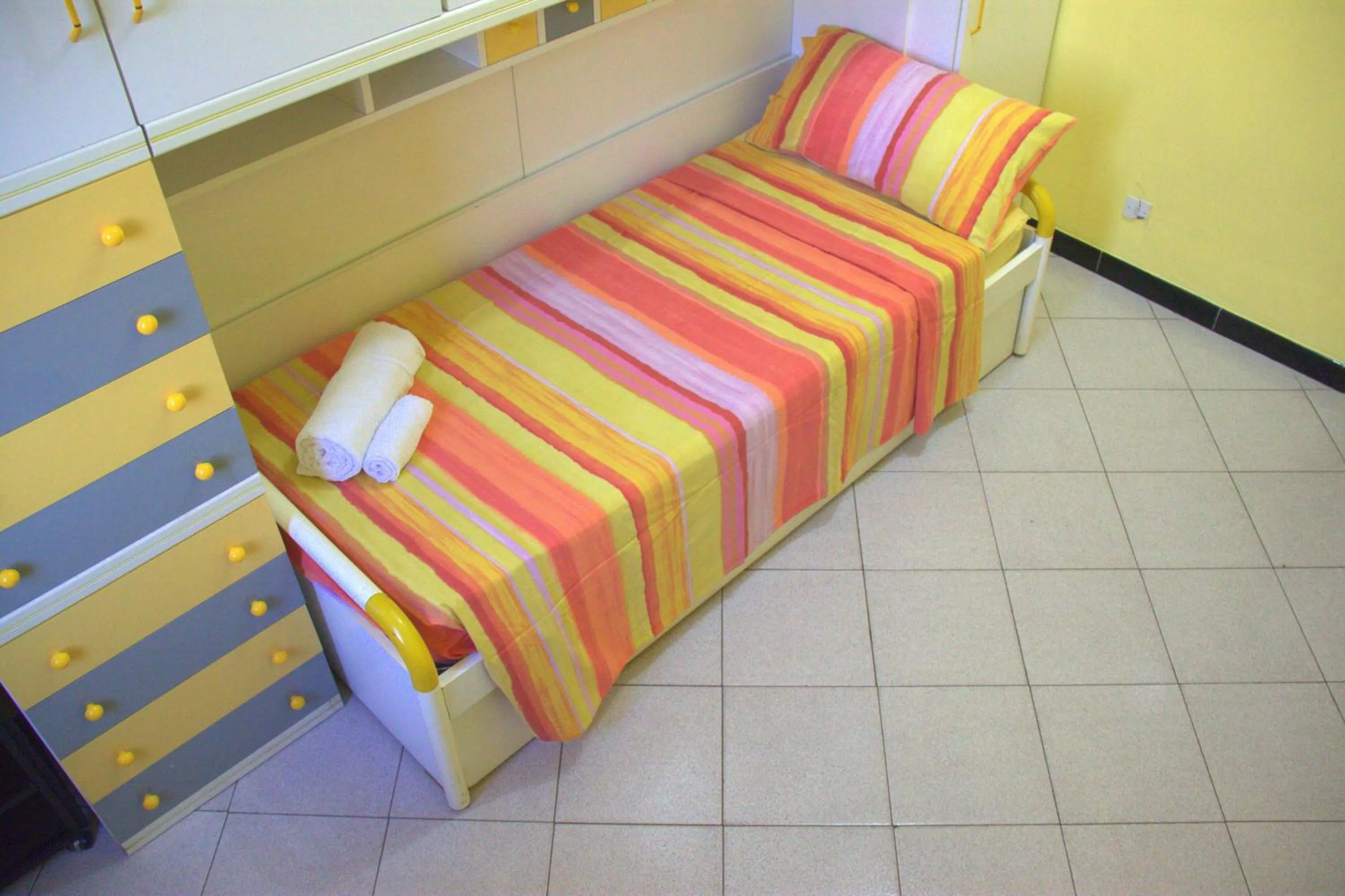 Bed in Hello Roma B&B