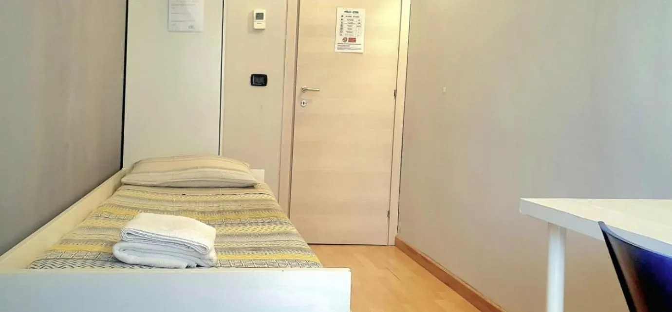 Bed in Hello Roma B&B