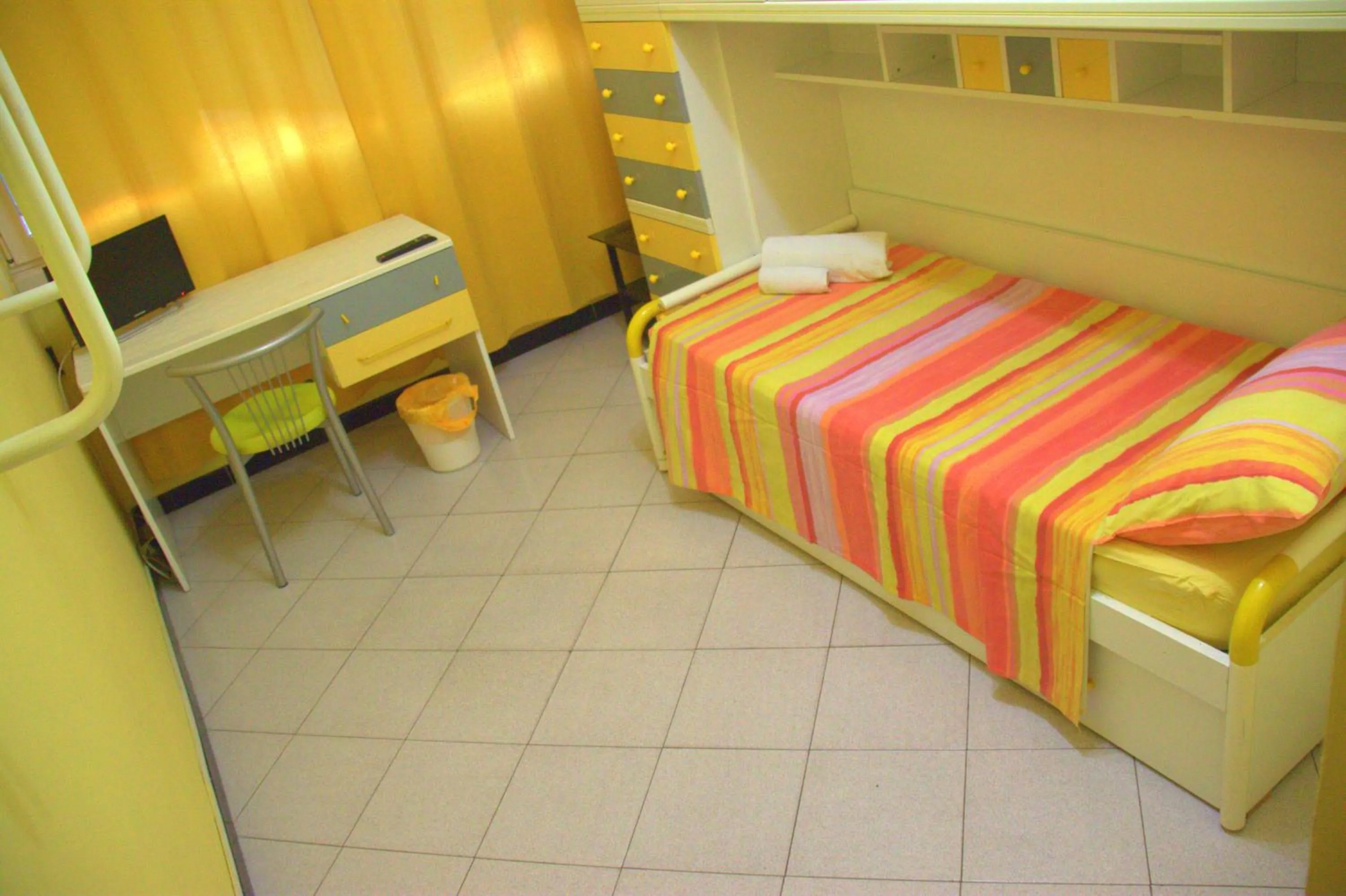 Photo of the whole room, Bed in Hello Roma B&B