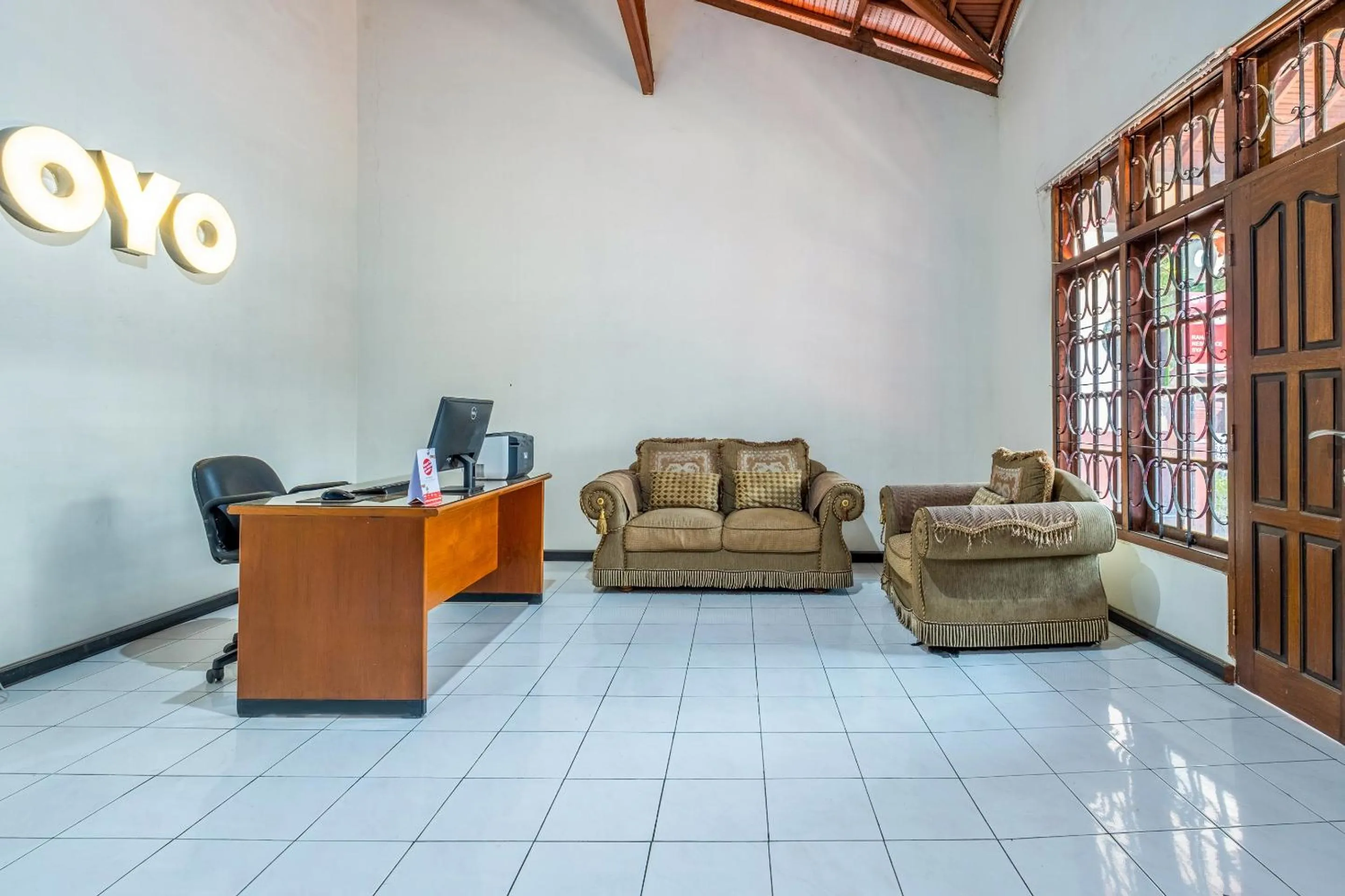 Lobby or reception in OYO Collection O 1032 Rahayu Residence Syariah
