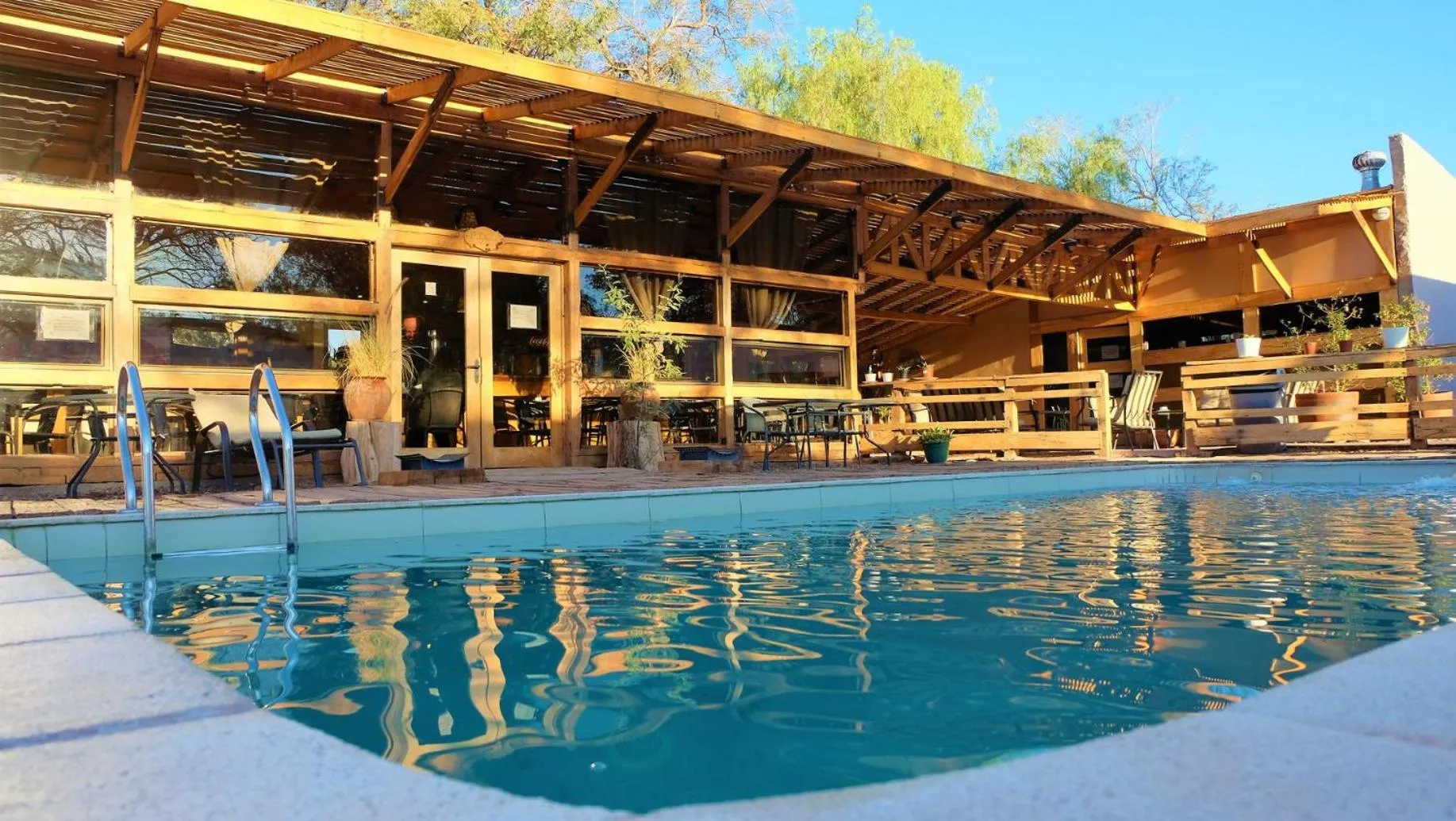 Swimming pool in Hotel La Cochera