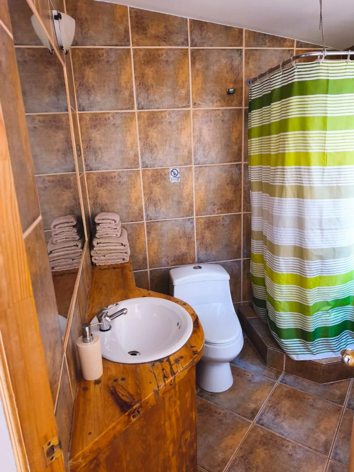 Bathroom in Hotel La Cochera
