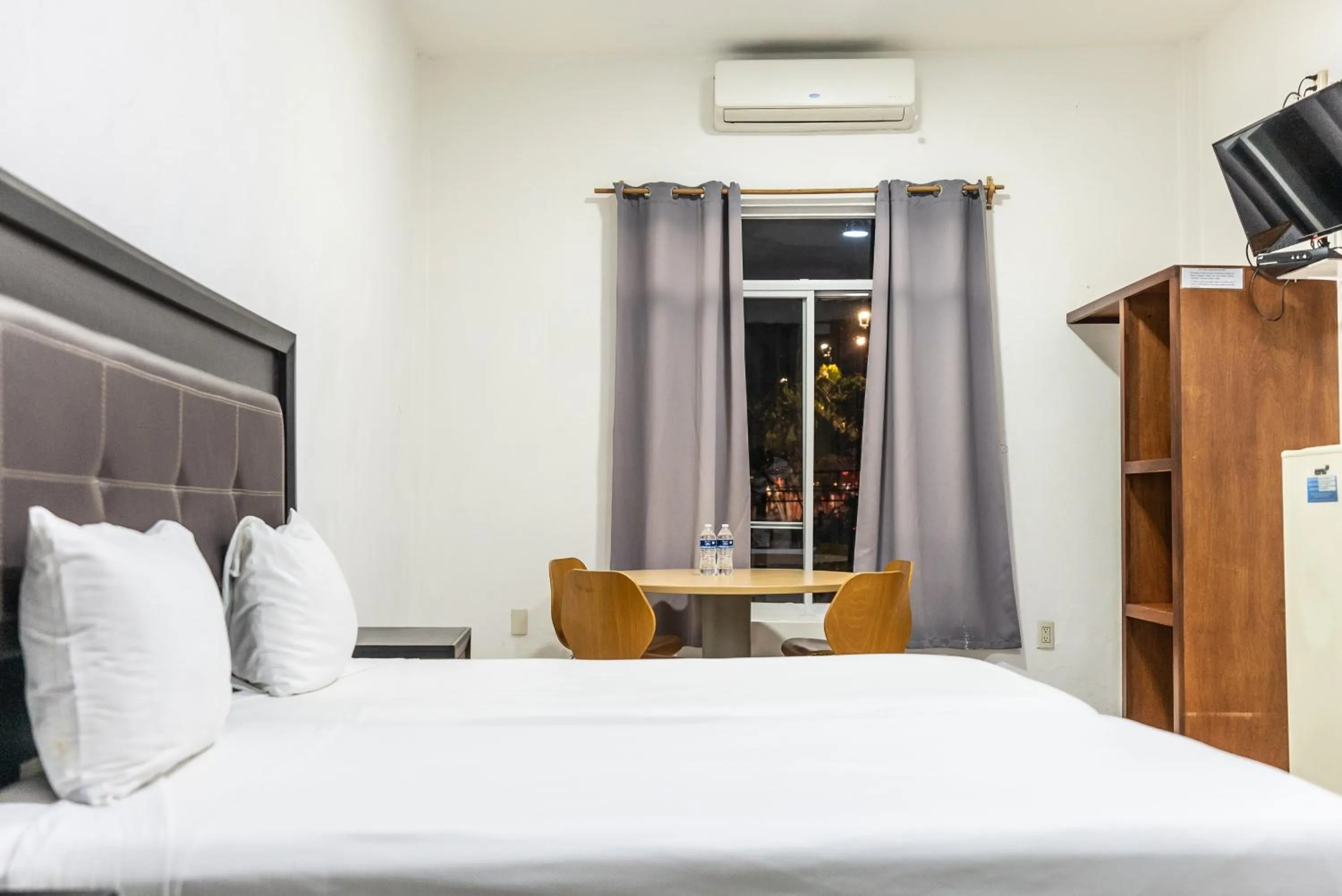 Bedroom, Bed in Loft Hotel Malecón Vallarta