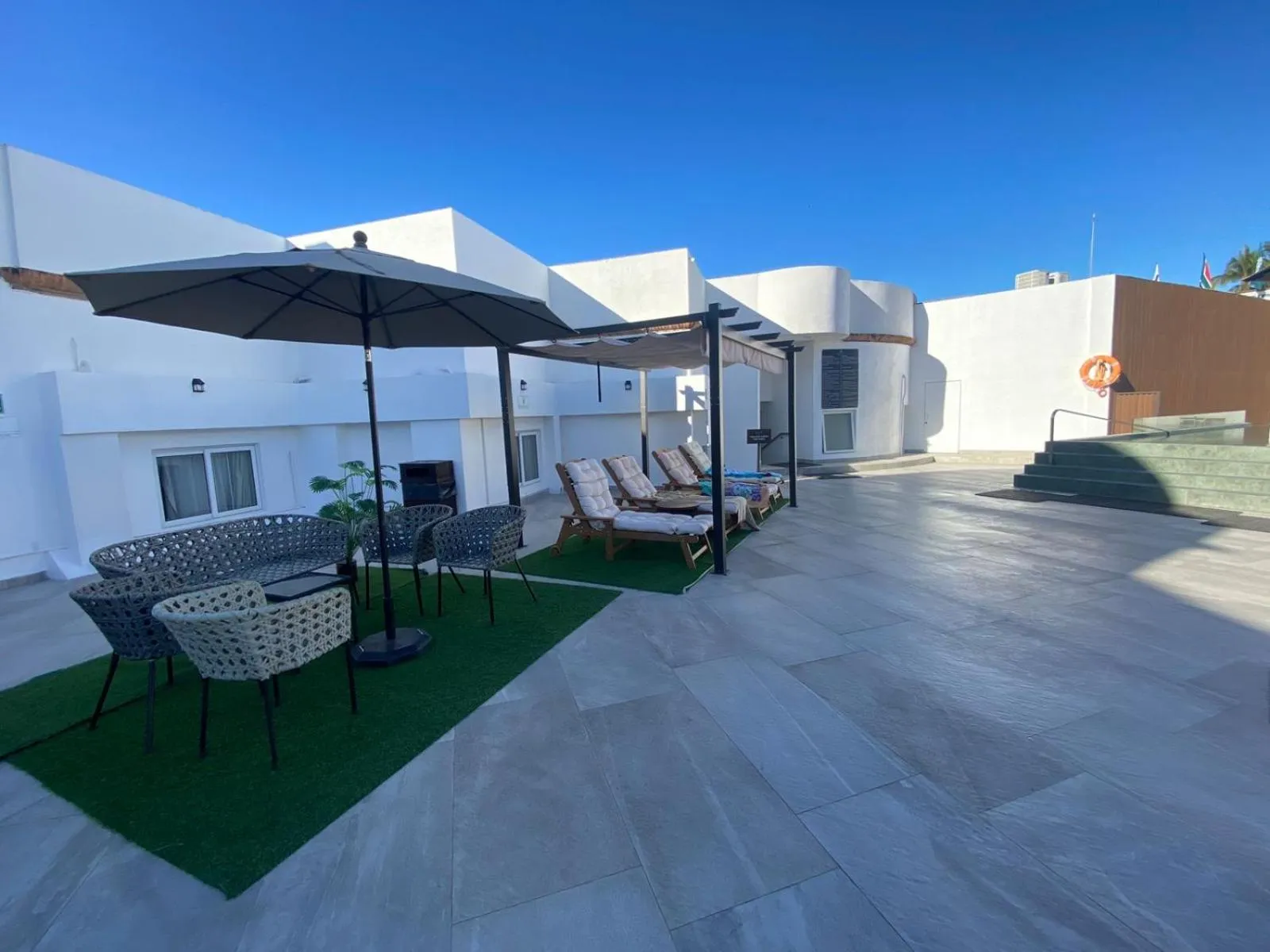 Solarium in Loft Hotel Malecón Vallarta