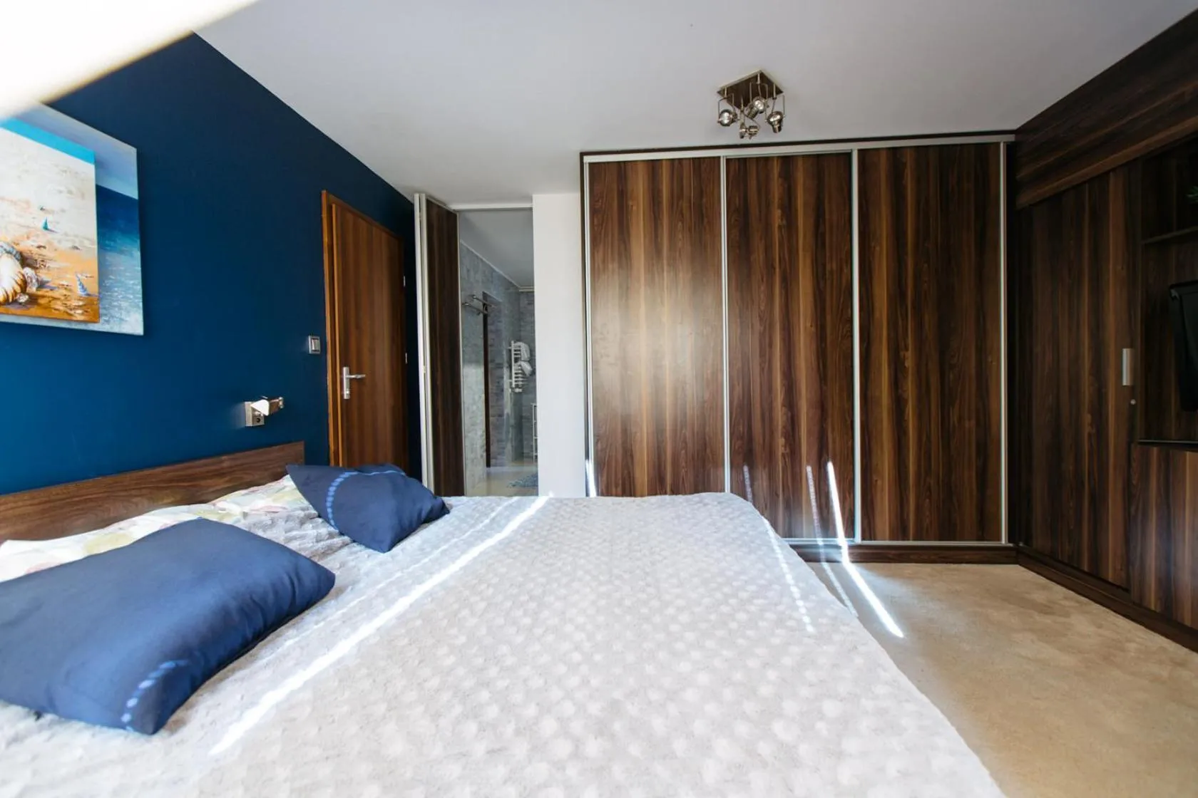 wardrobe, Bed in Villa Dune
