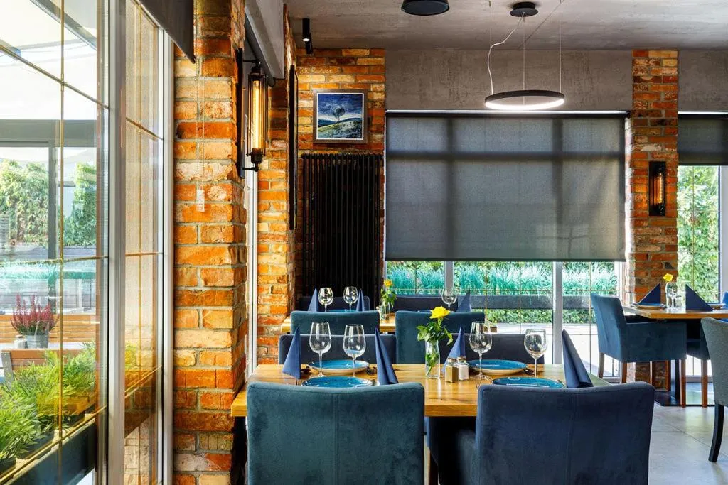 Restaurant/places to eat in Villa Dune