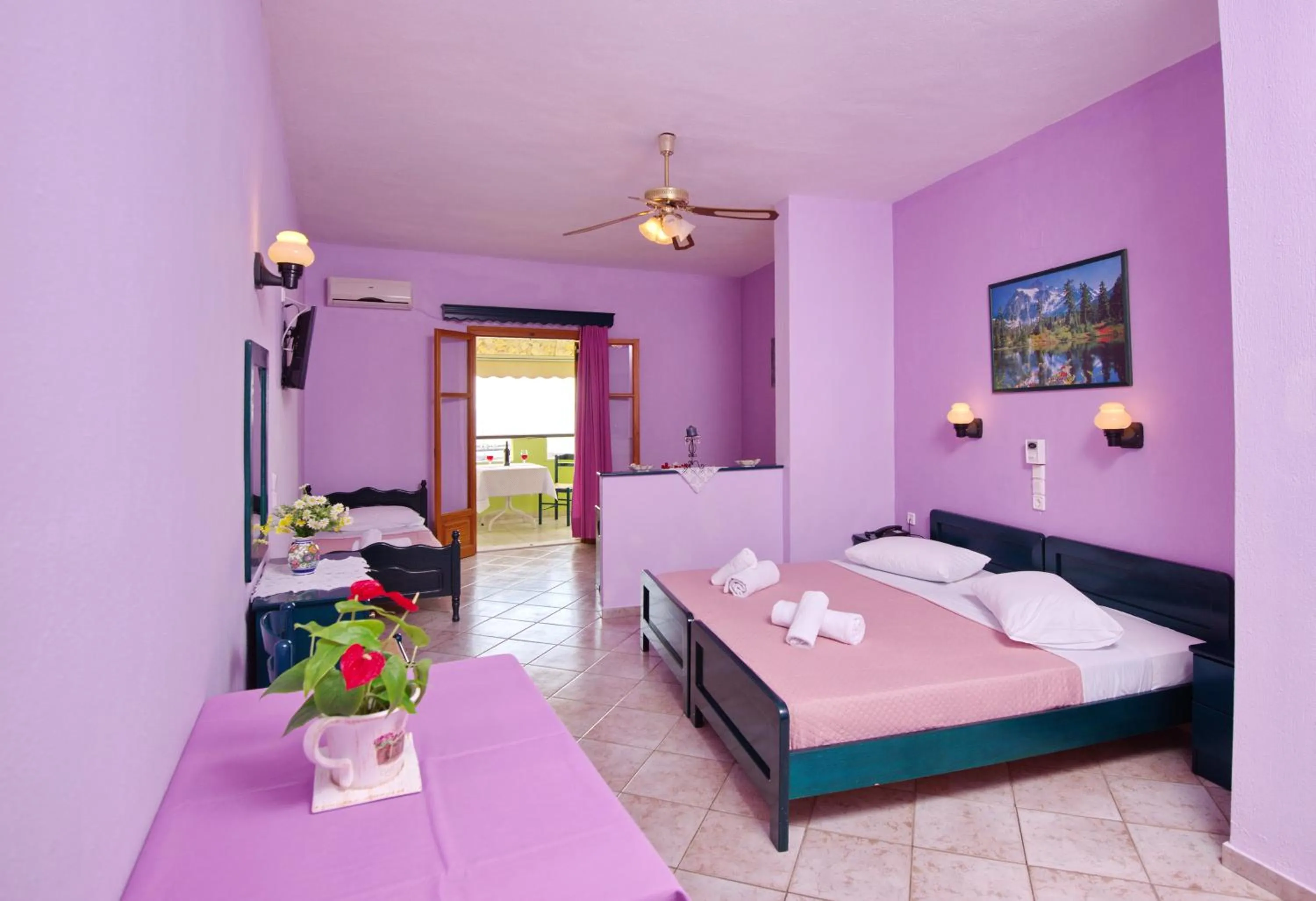 Photo of the whole room, Bed in Haravgi Hotel