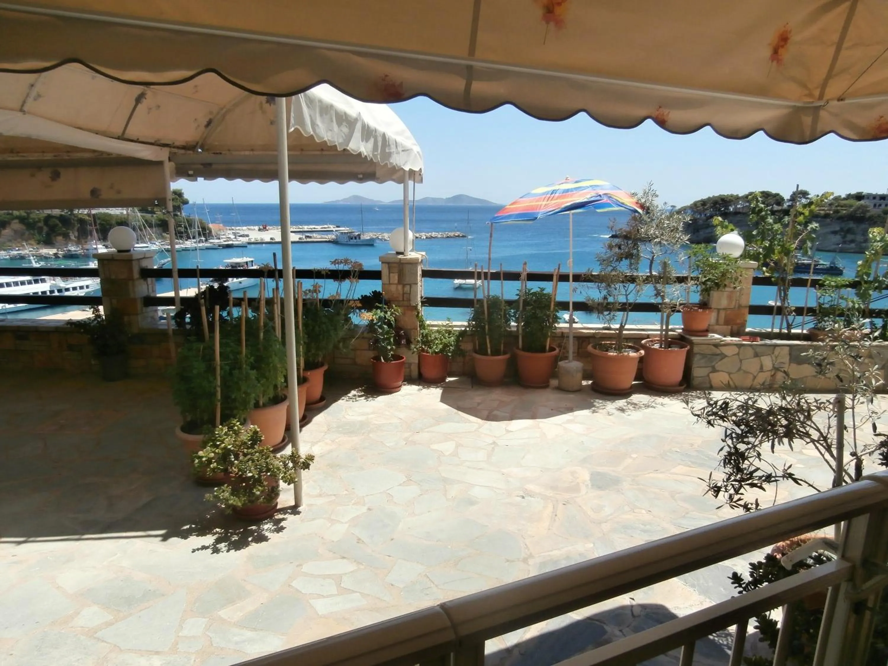 Balcony/Terrace in Haravgi Hotel