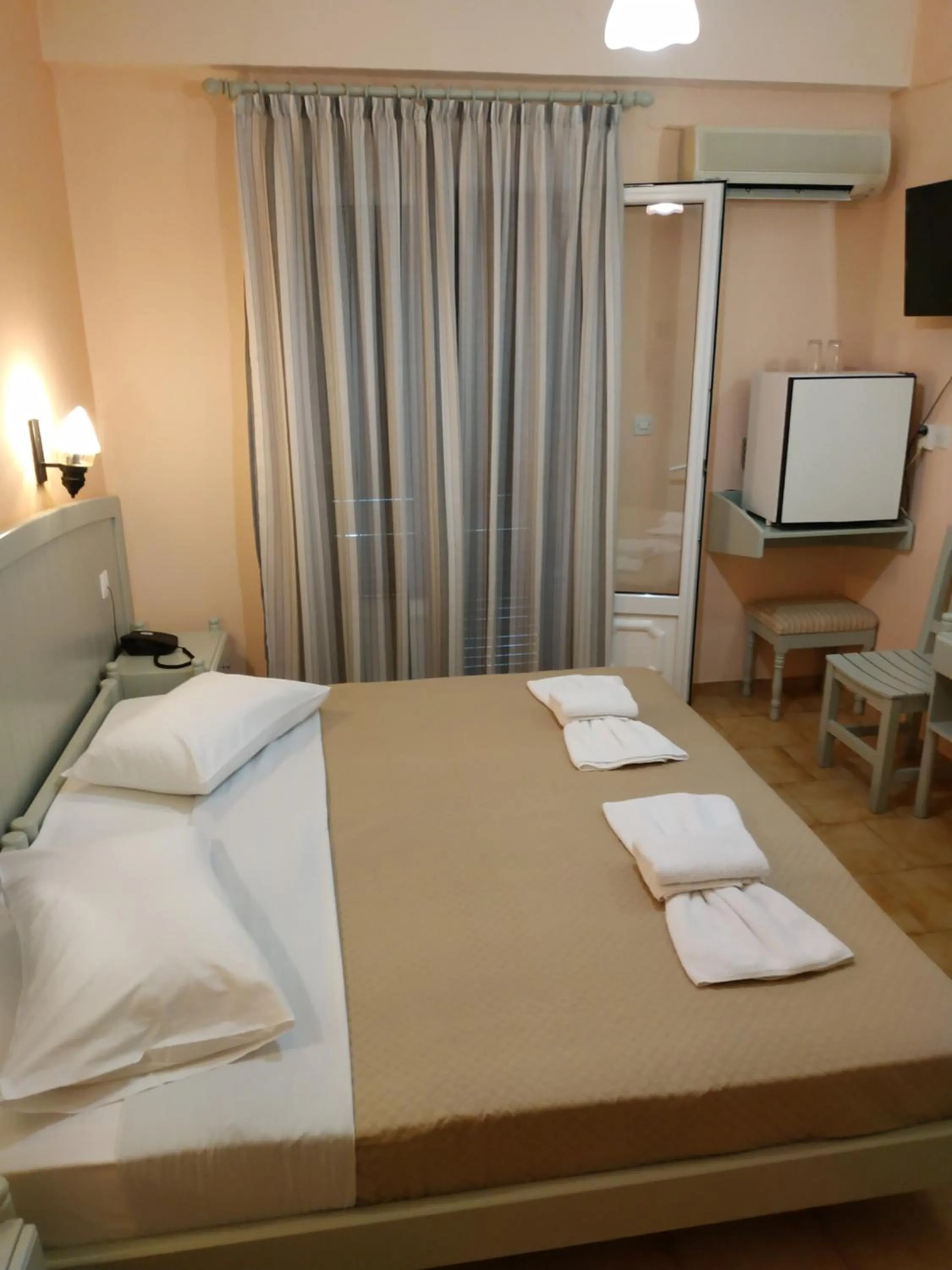 Bed in Haravgi Hotel