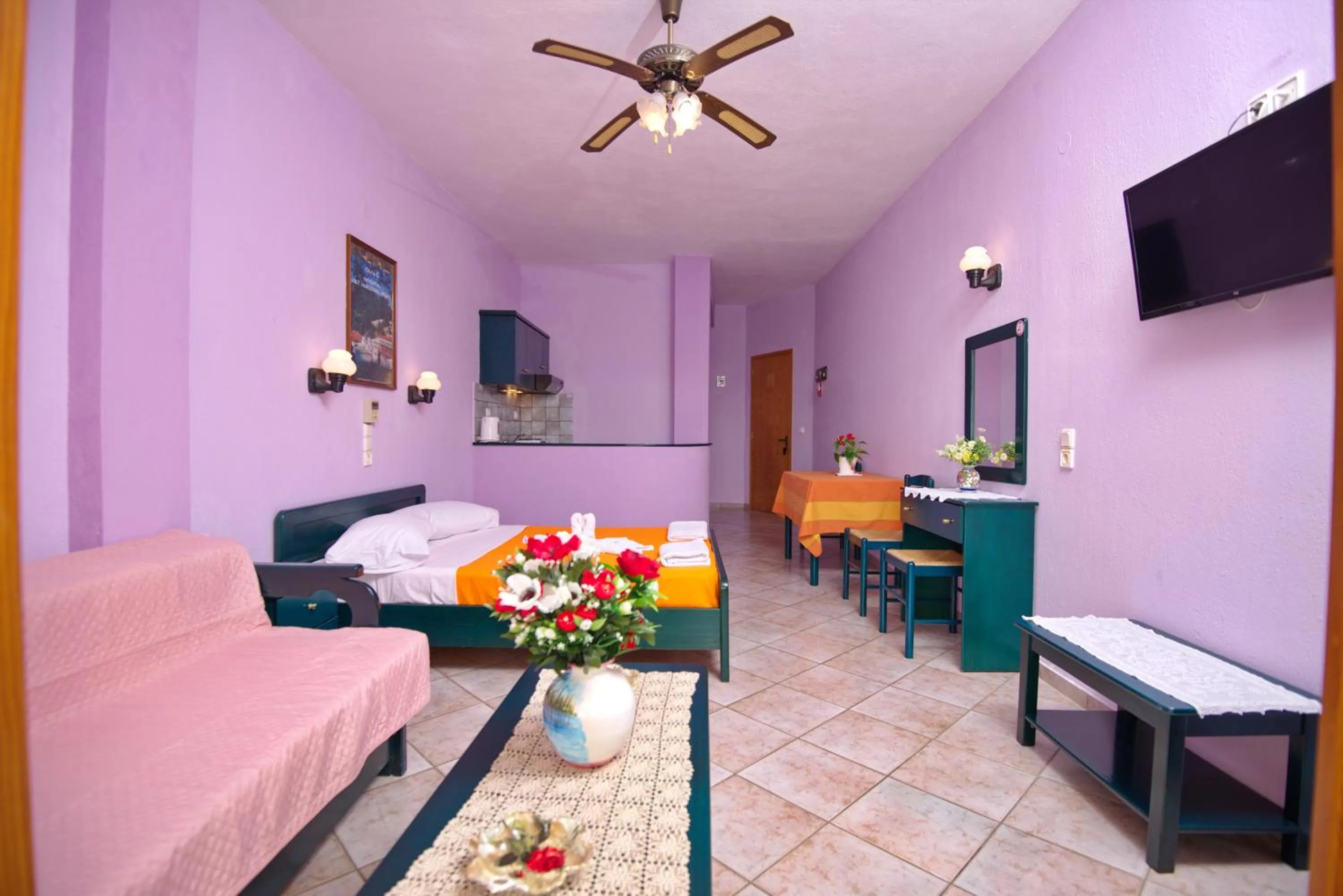 Bedroom in Haravgi Hotel