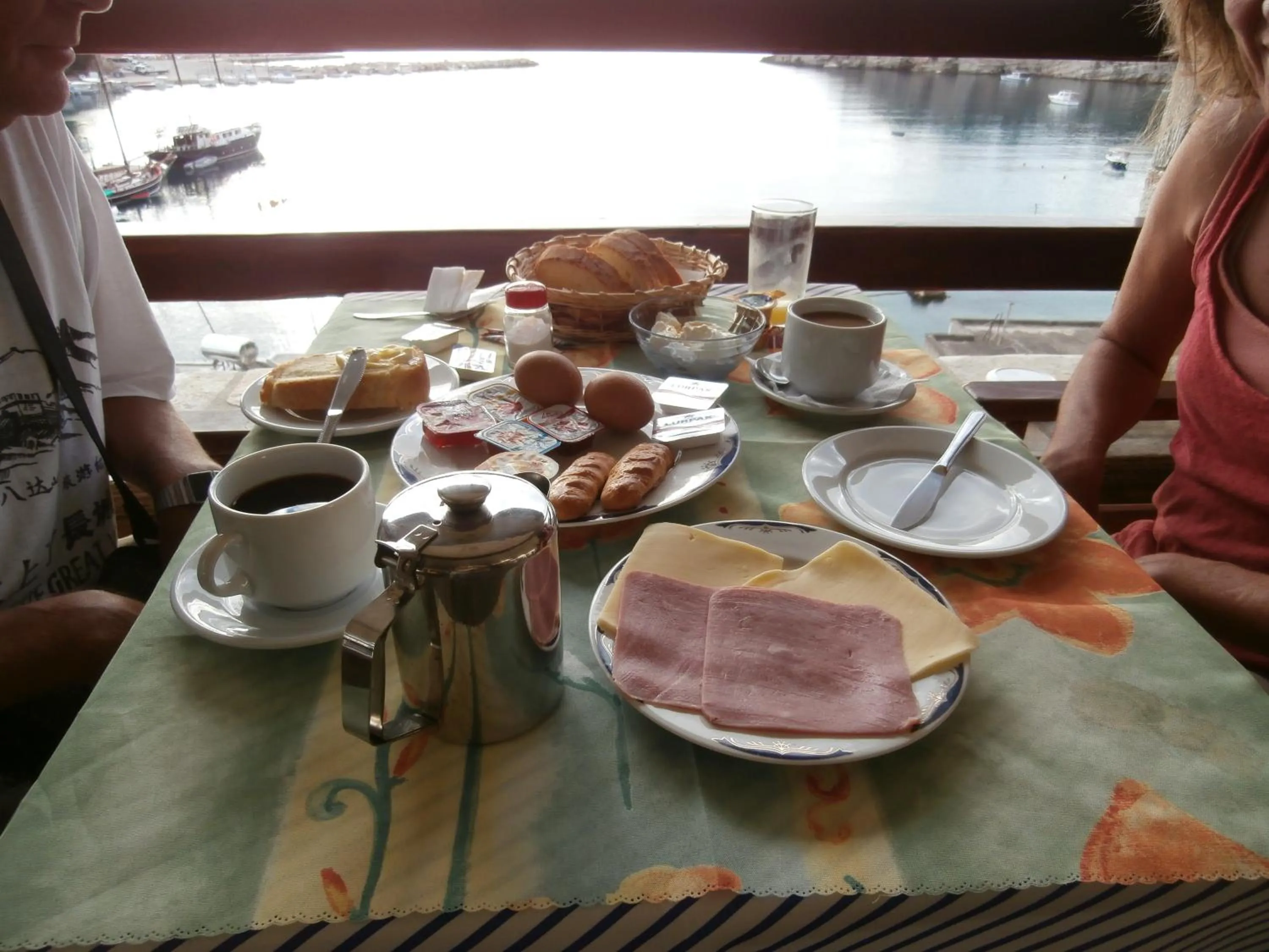 Breakfast in Haravgi Hotel