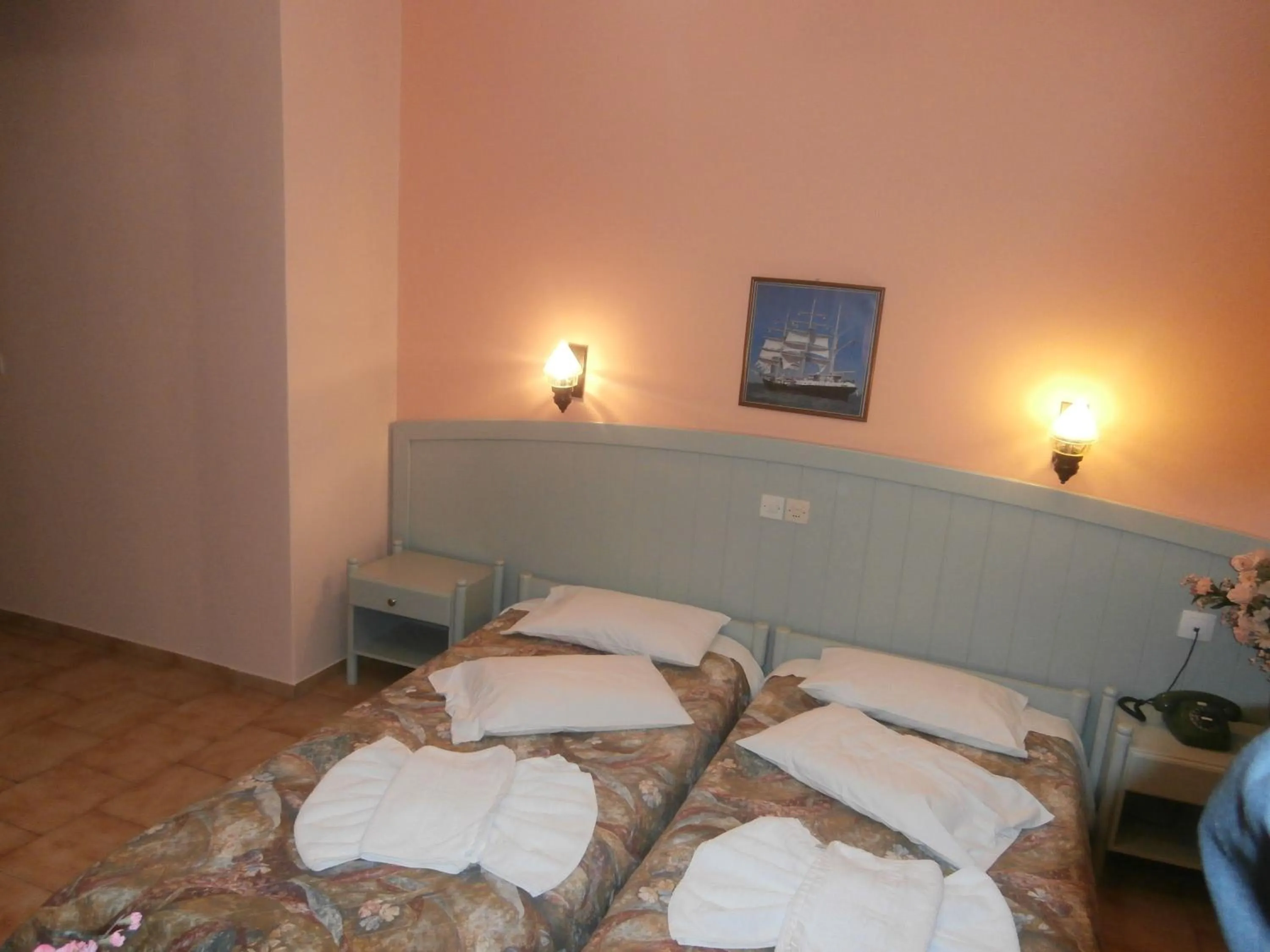 Bed in Haravgi Hotel