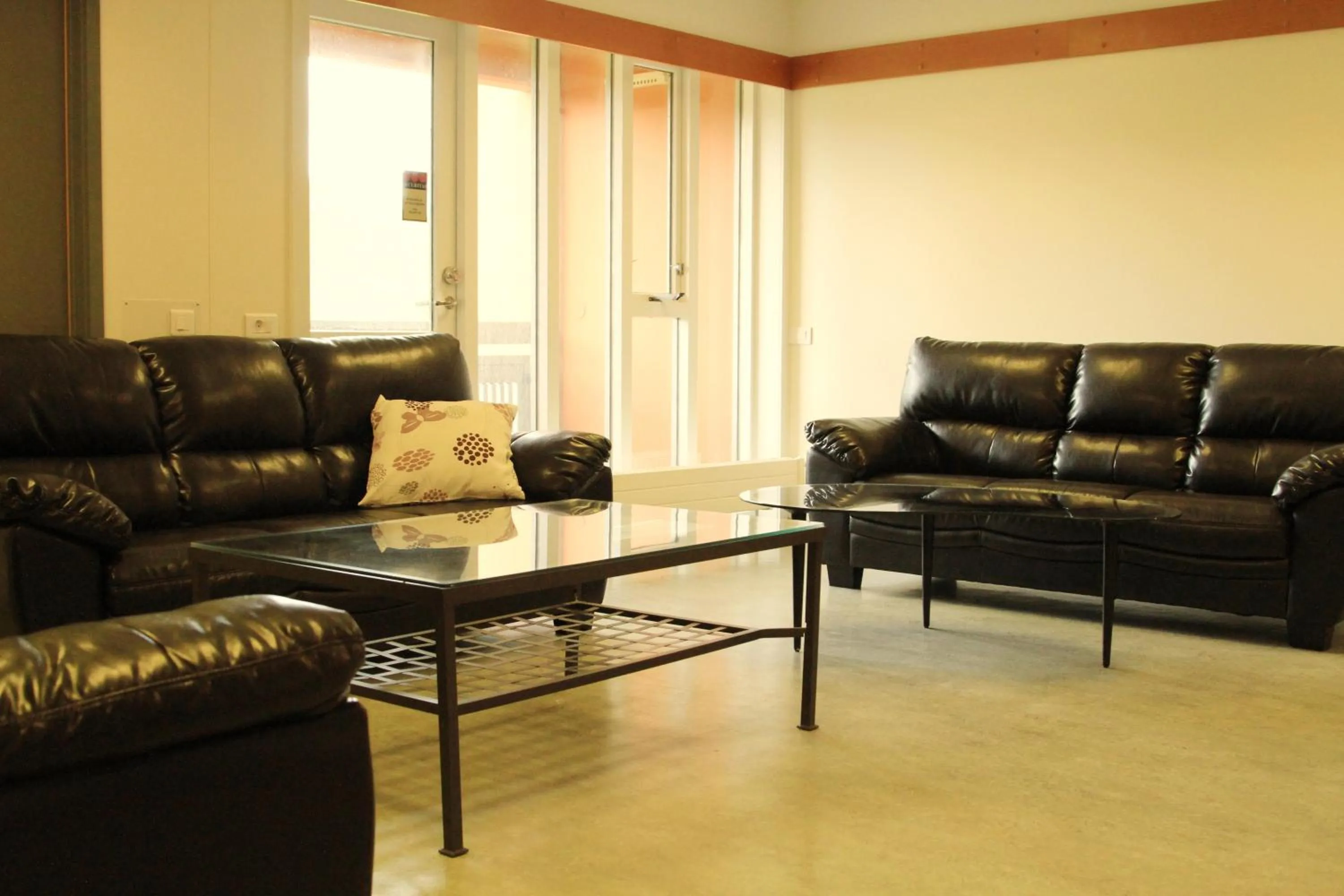 Seating area in Hotel Mikligardur