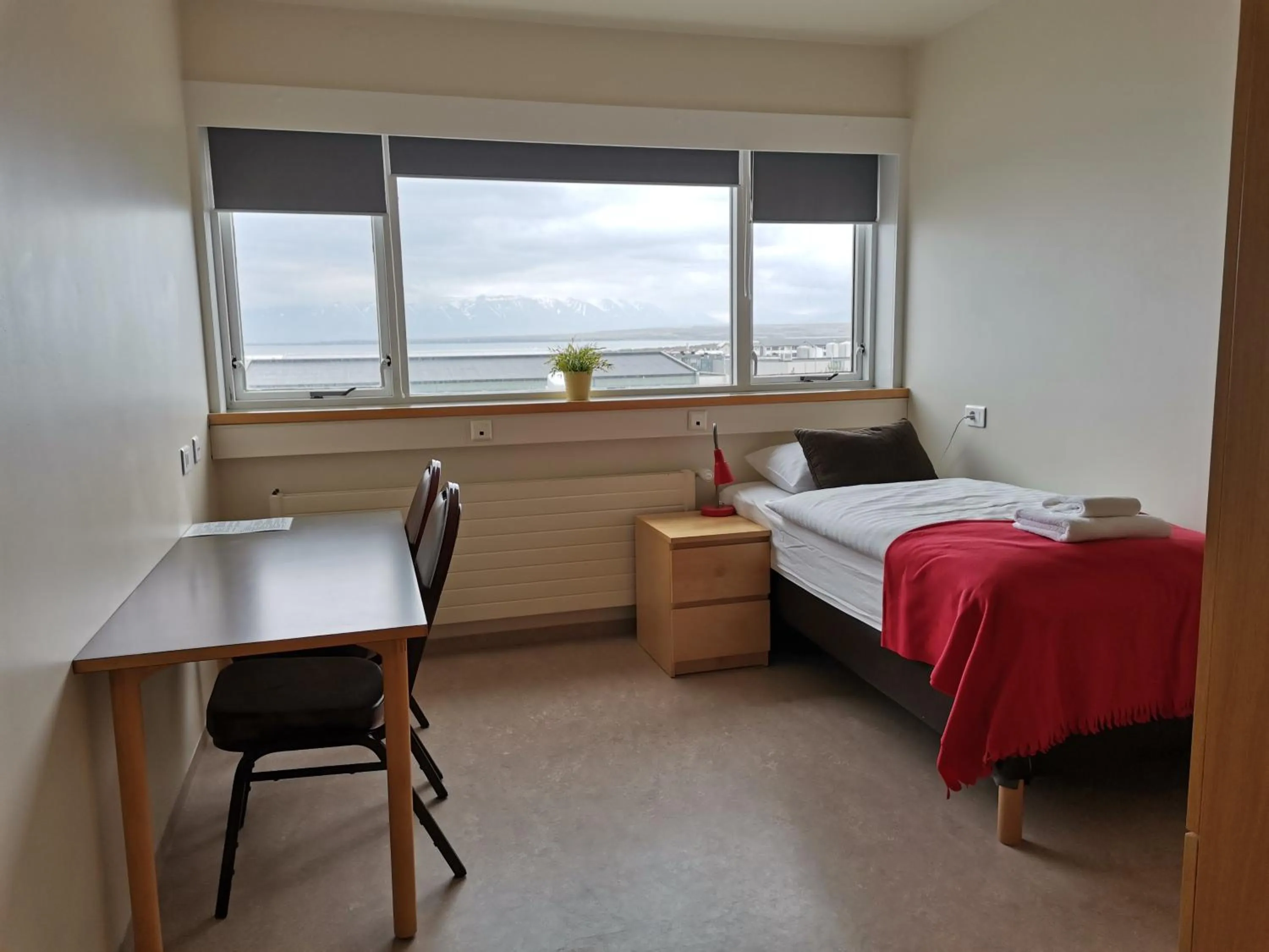 Bedroom, Bed in Hotel Mikligardur